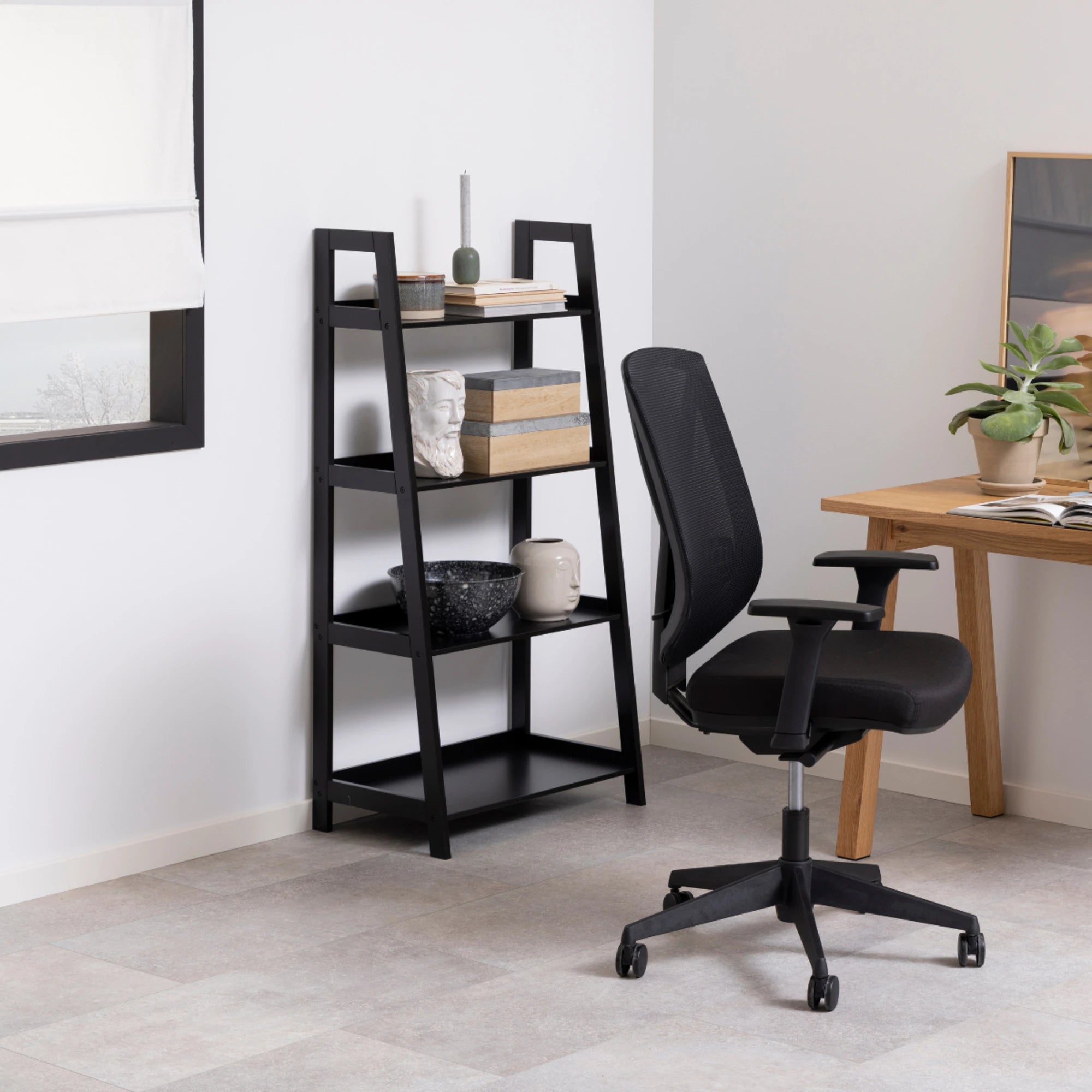 Hjem Design Danny Bookshelf, Black, 130cm