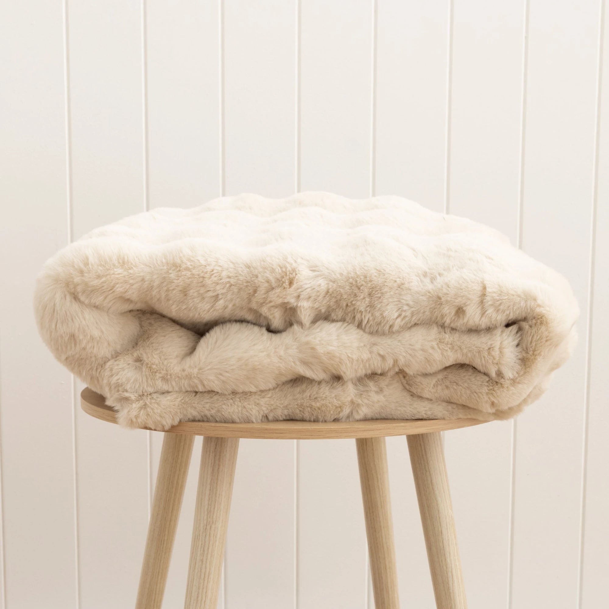 Dreamweaver Essence Rectangle Machine Washable Rug, Beige