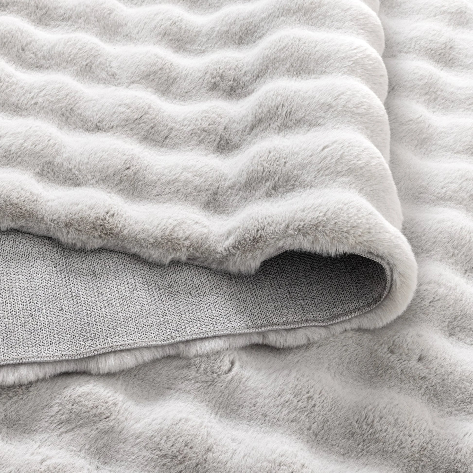 DreamWeaver Essence Rectangle Machine Washable Rug, Silver