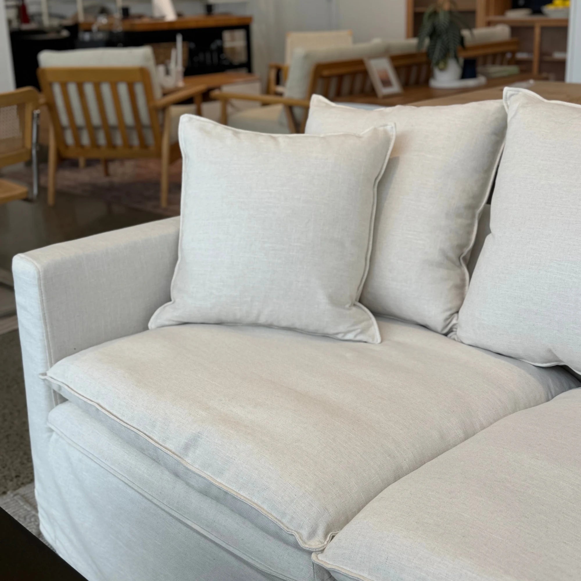 MODE Crepes 2.5-Seater Linen Sofa, Off-White