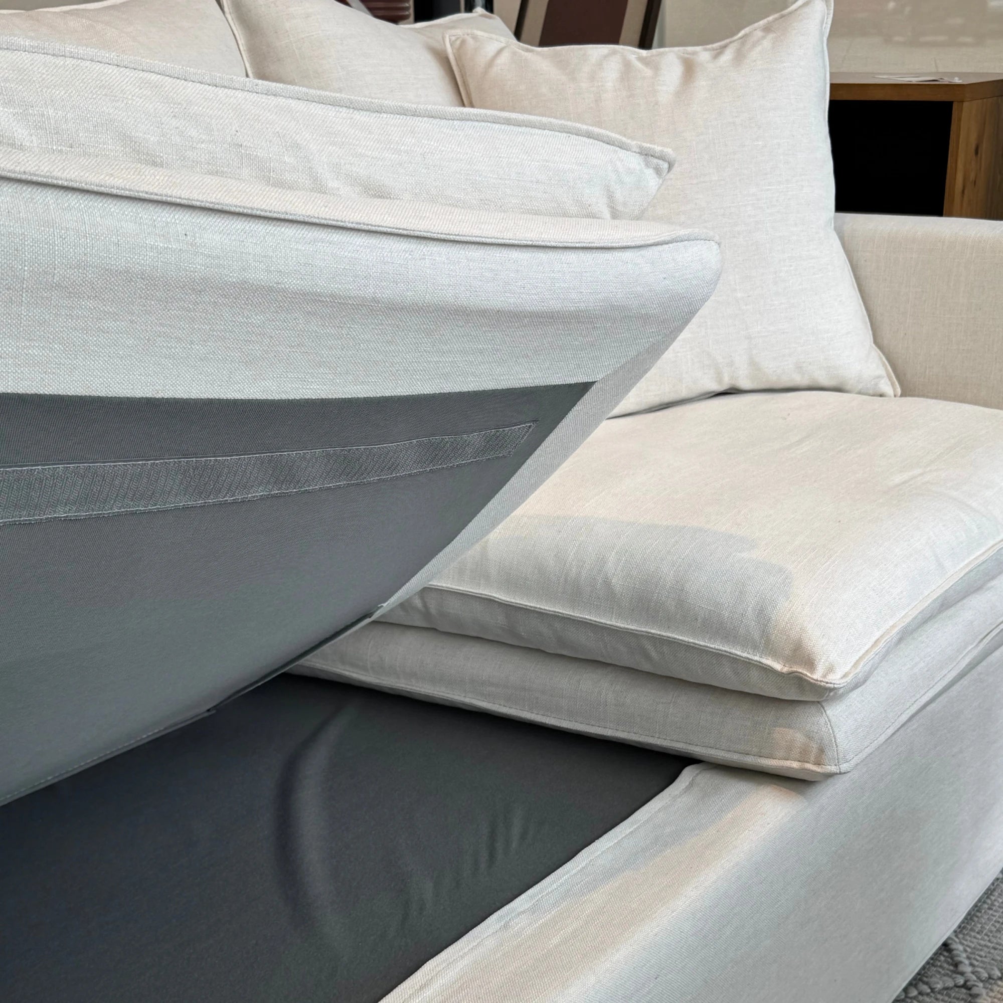 MODE Crepes 2.5-Seater Linen Sofa, Off-White