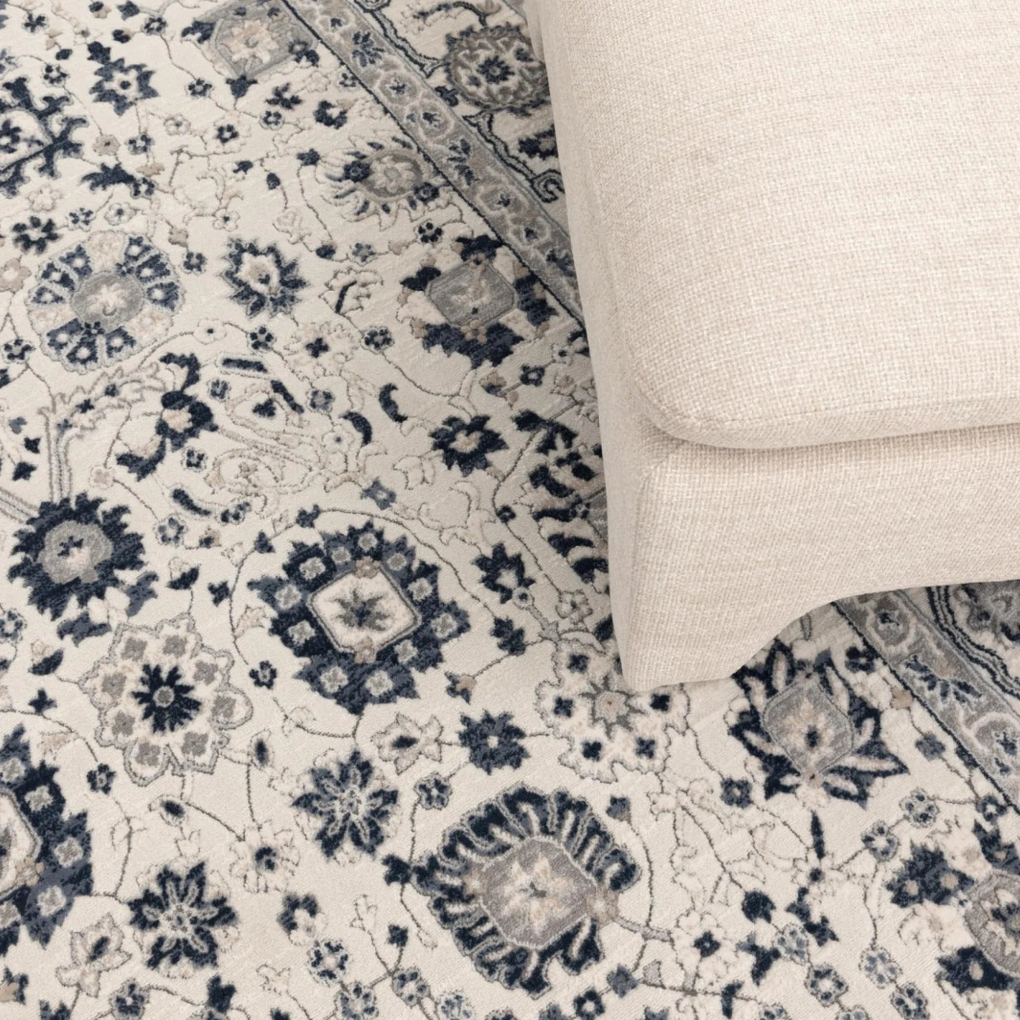 DreamWeaver Maya Floral Traditional Rug, Blue