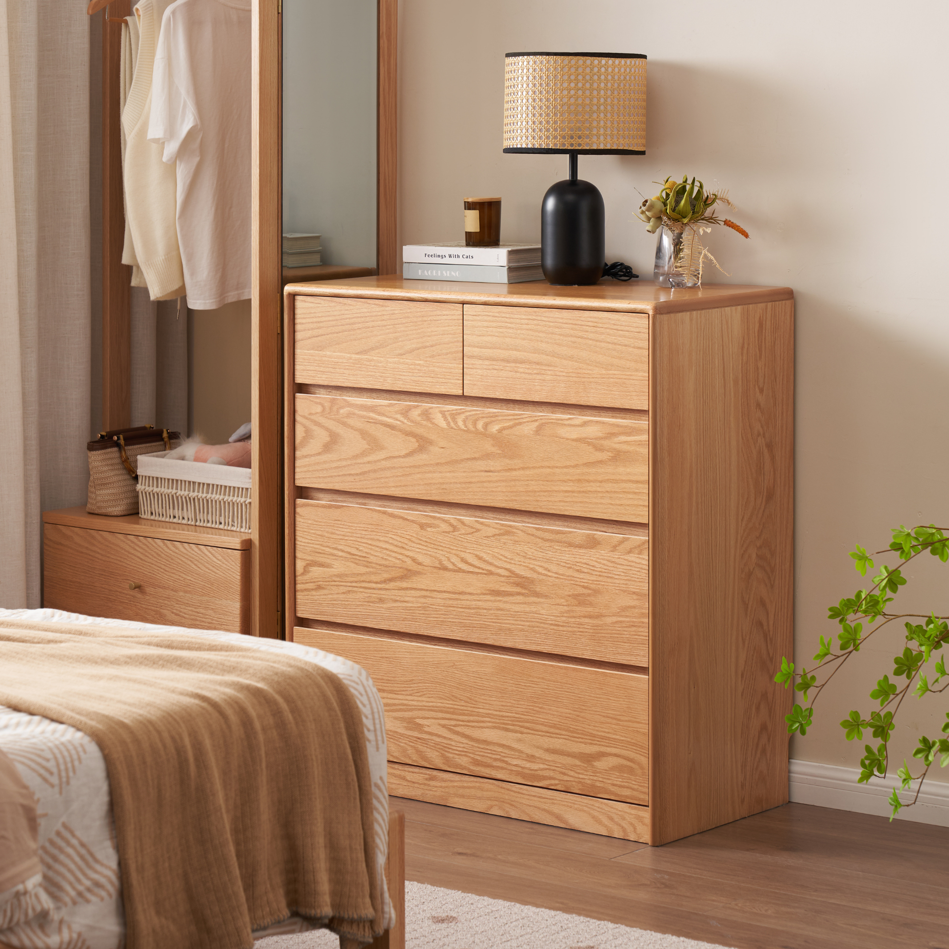 Solidwood Hemura Chest of 5 Drawers, Oak