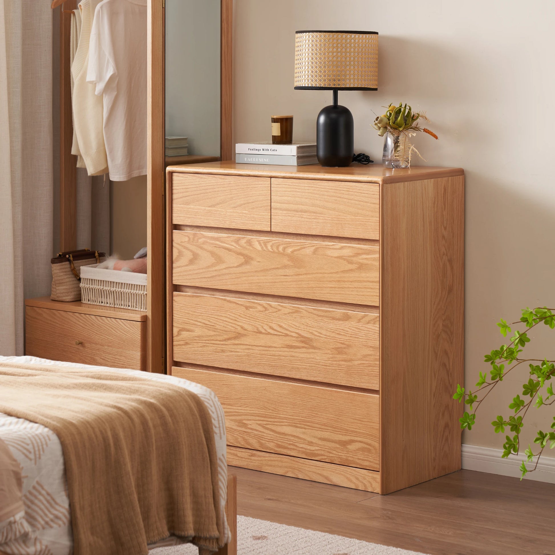 Solidwood Hemura Chest of 5 Drawers, Oak