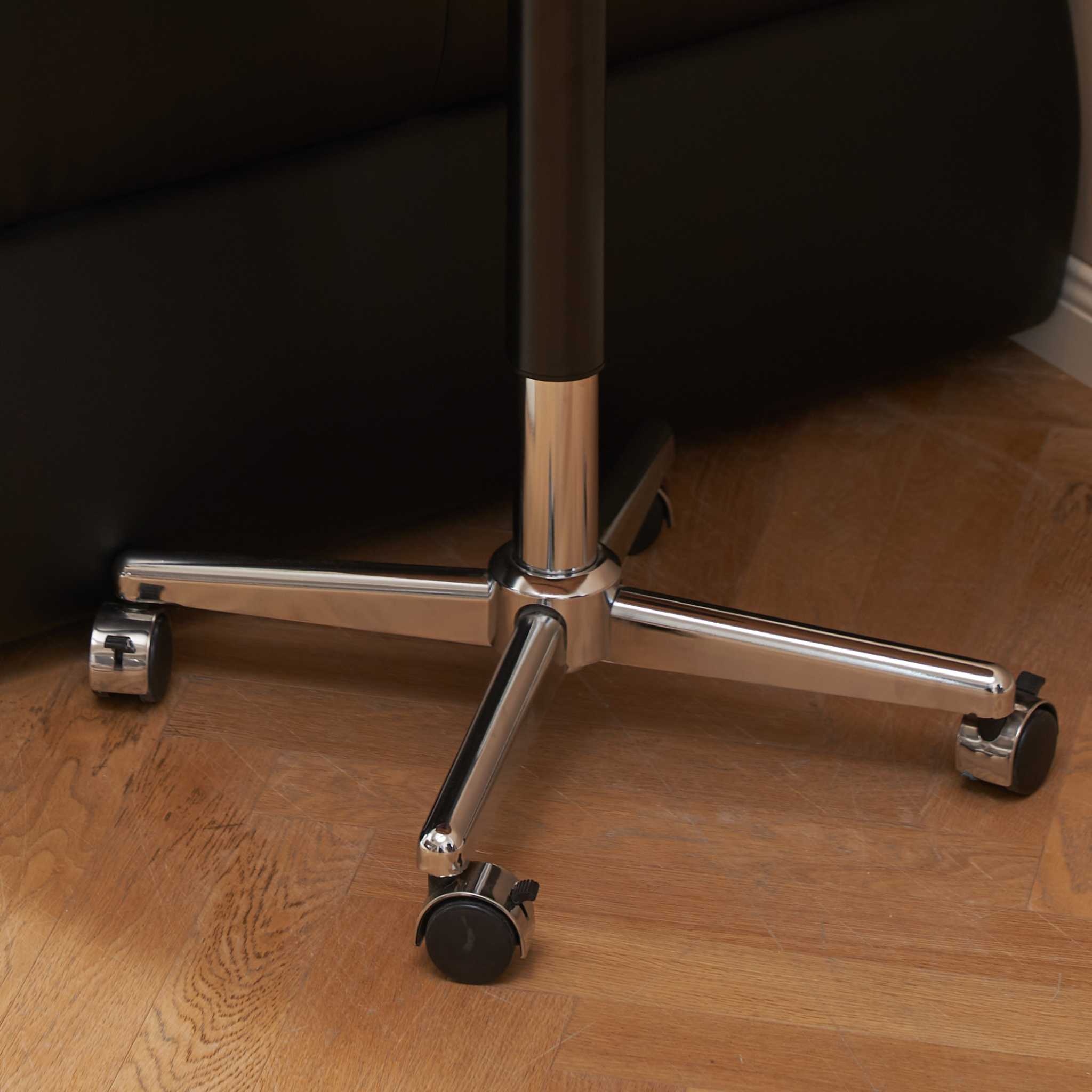 Solidwood Mia Height-Adjustable Side Table, Dia70cm