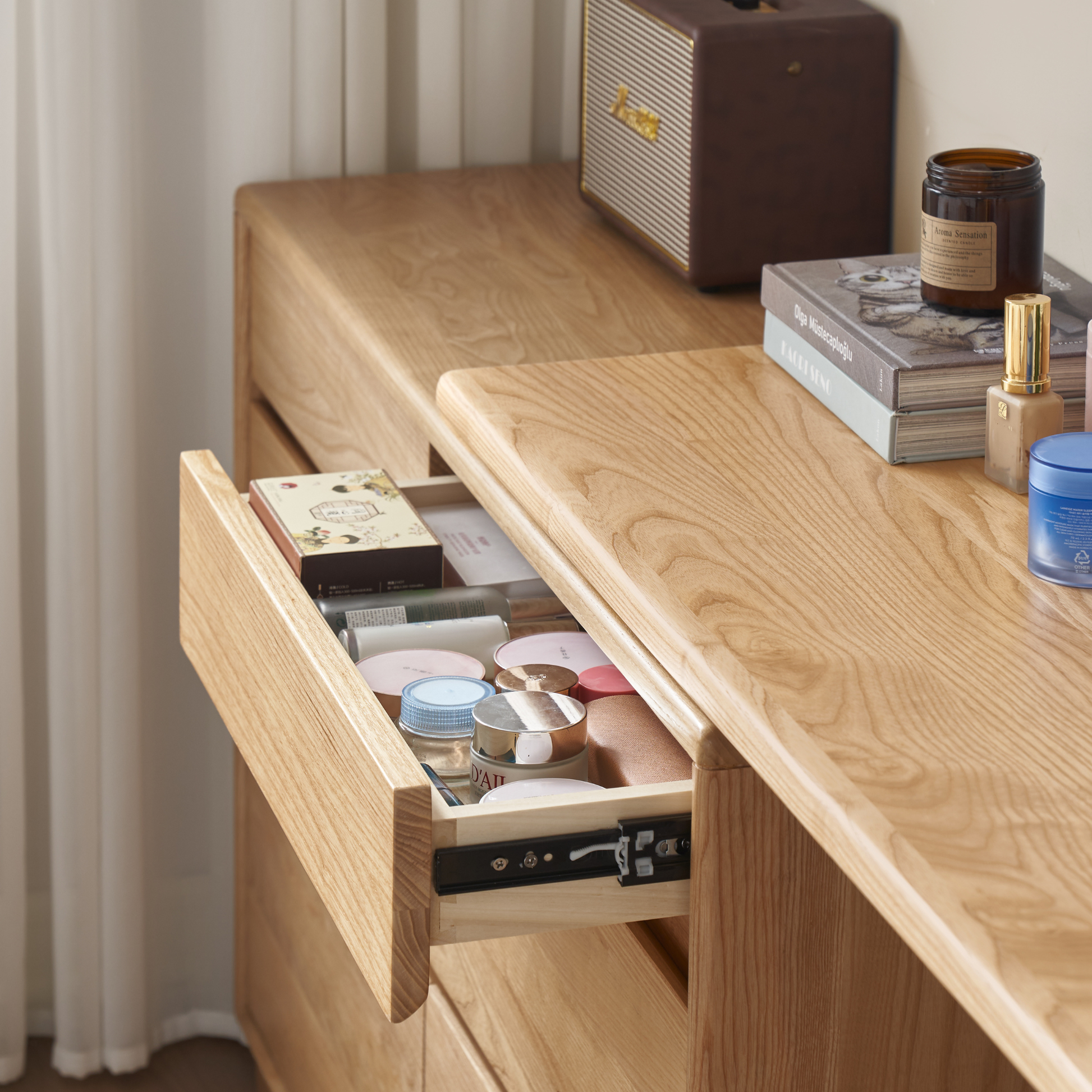 Solidwood Radiant Extendable Dressing Table, Ash