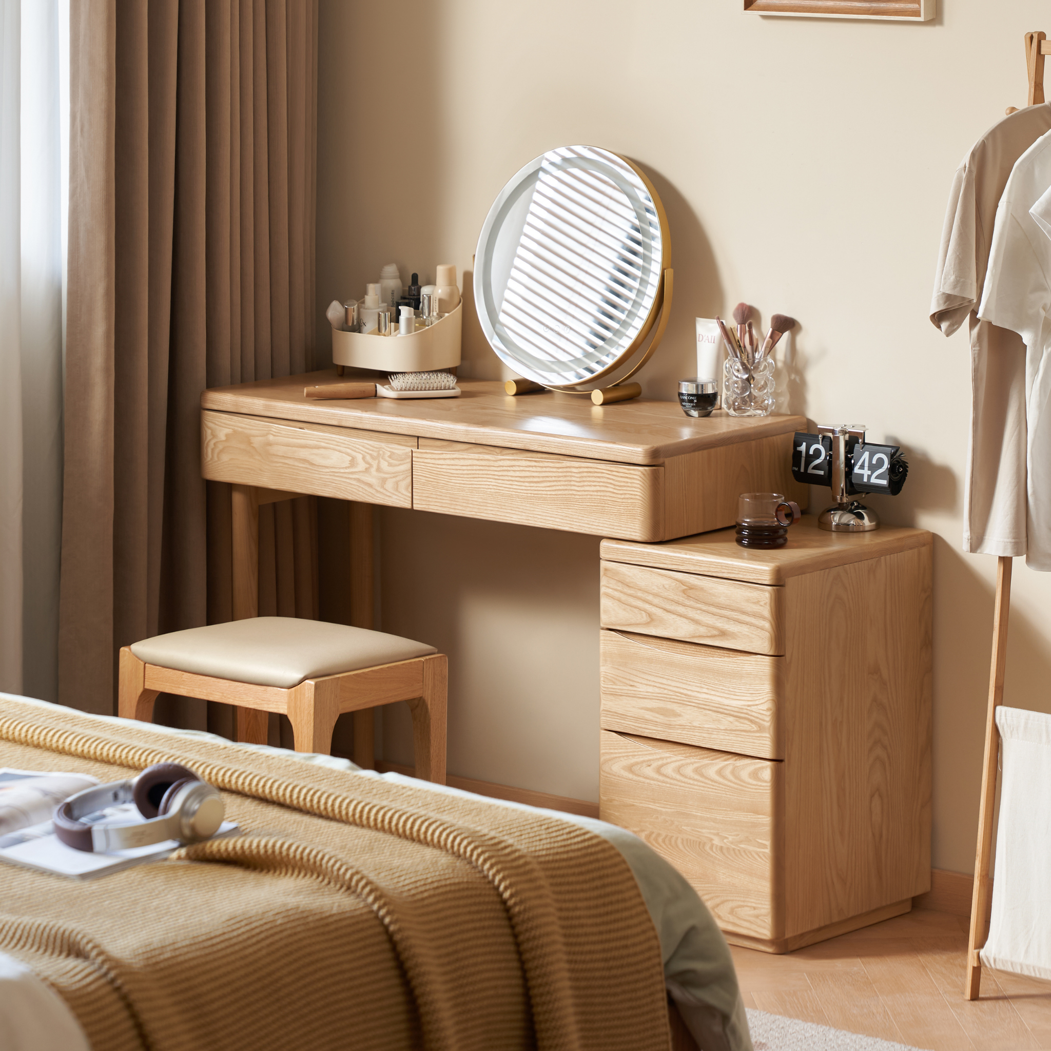 Solidwood Radiant Extendable Dressing Table, Ash, 125cm