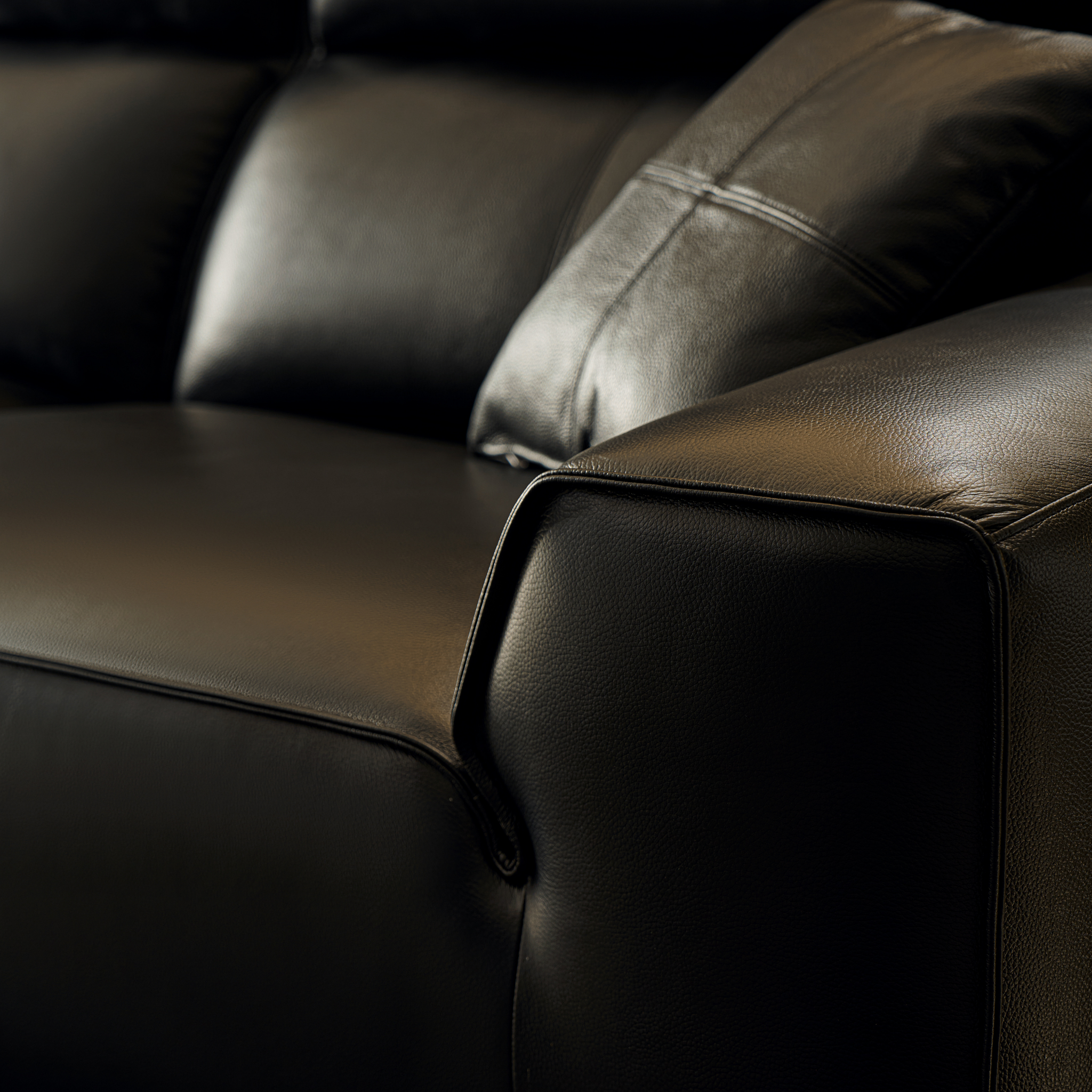 Linspire Radius Leather 4-Seater Sofa