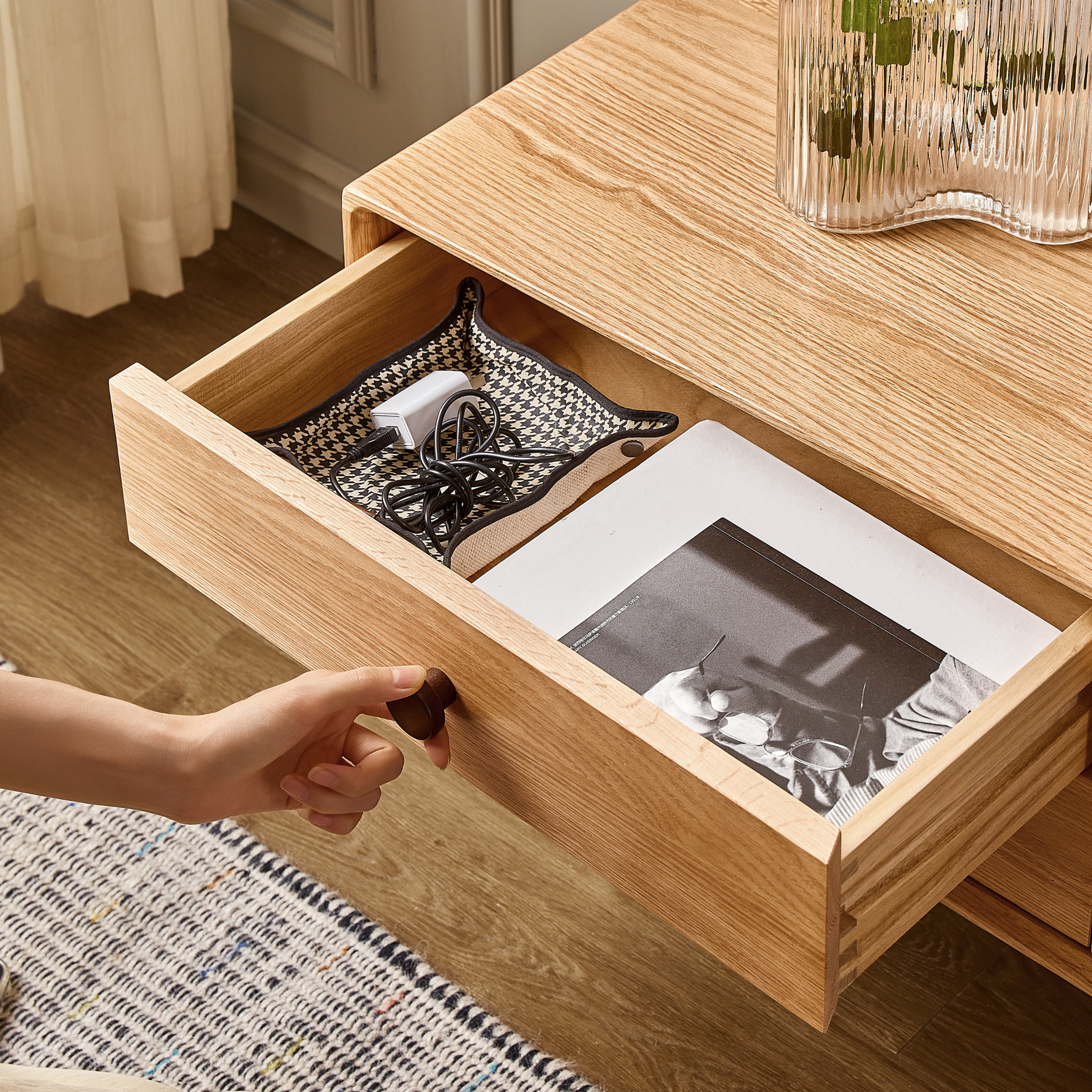 Solidwood Santa Rosa Entertainment Unit with Glass Door, Oak