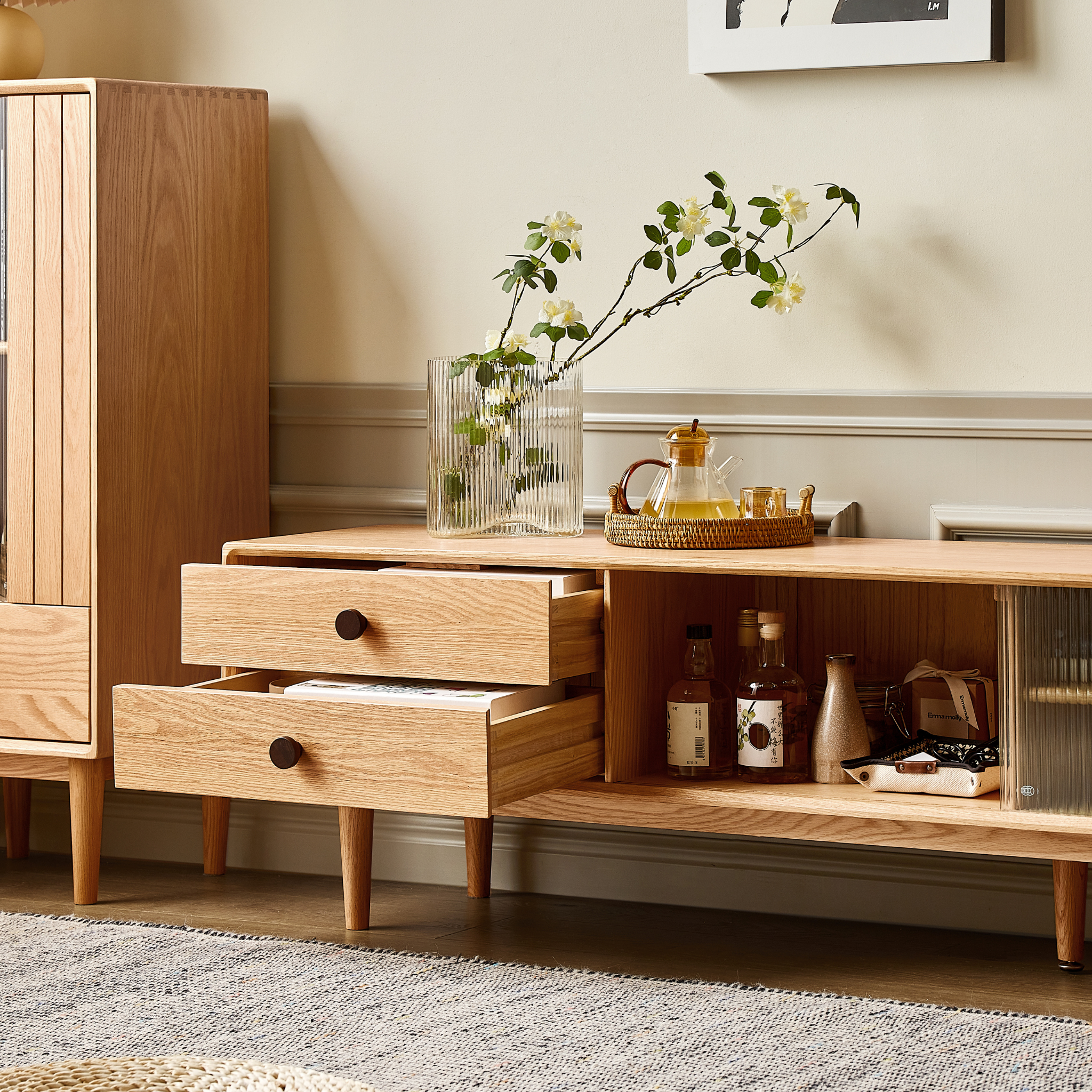 Solidwood Santa Rosa Entertainment Unit with Glass Door, Oak