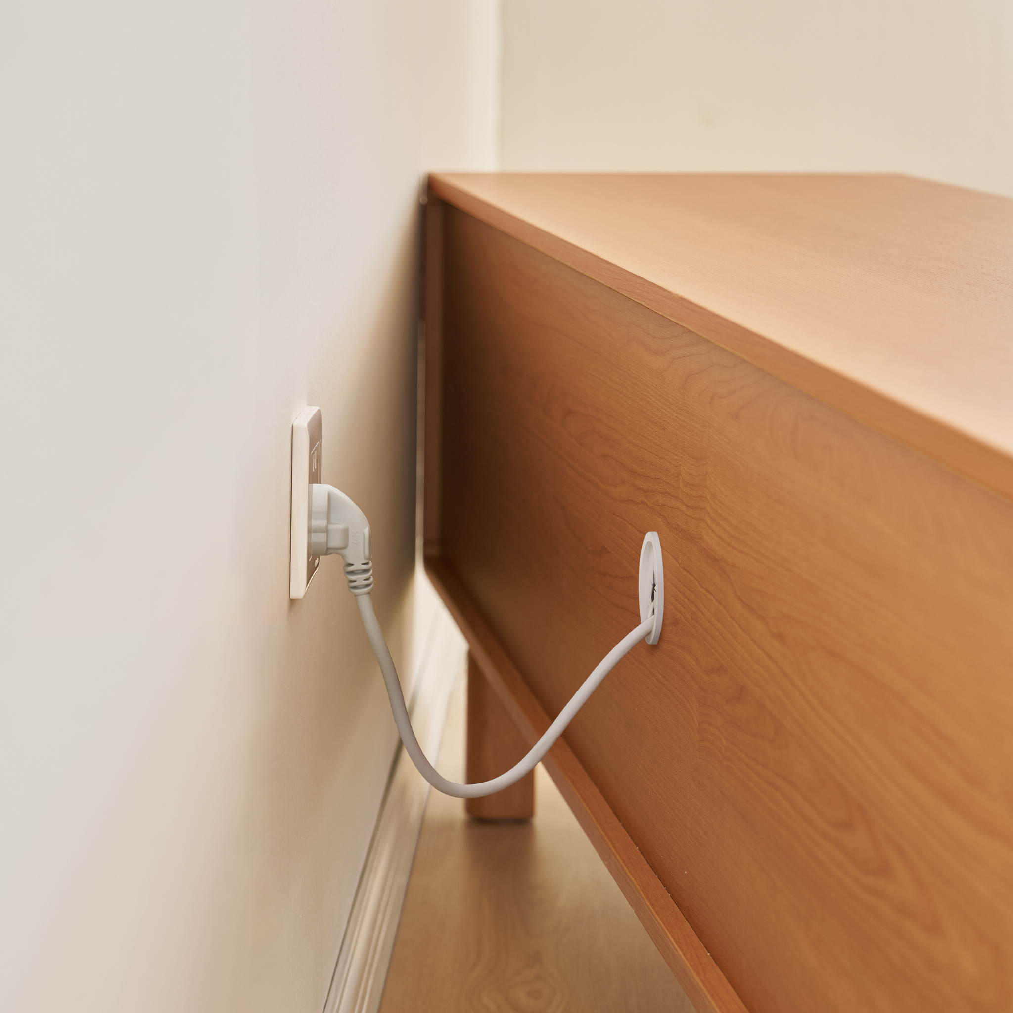 Linspire Sloane Entertainment Unit