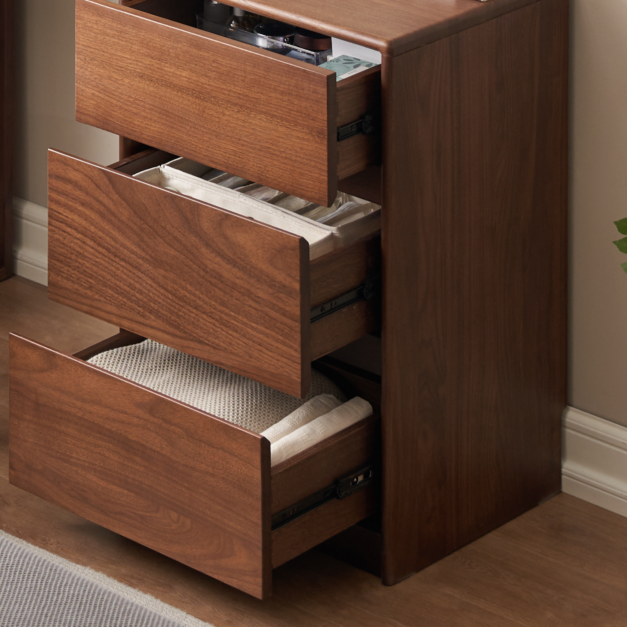 Solidwood Luxembourg Chest of drawers