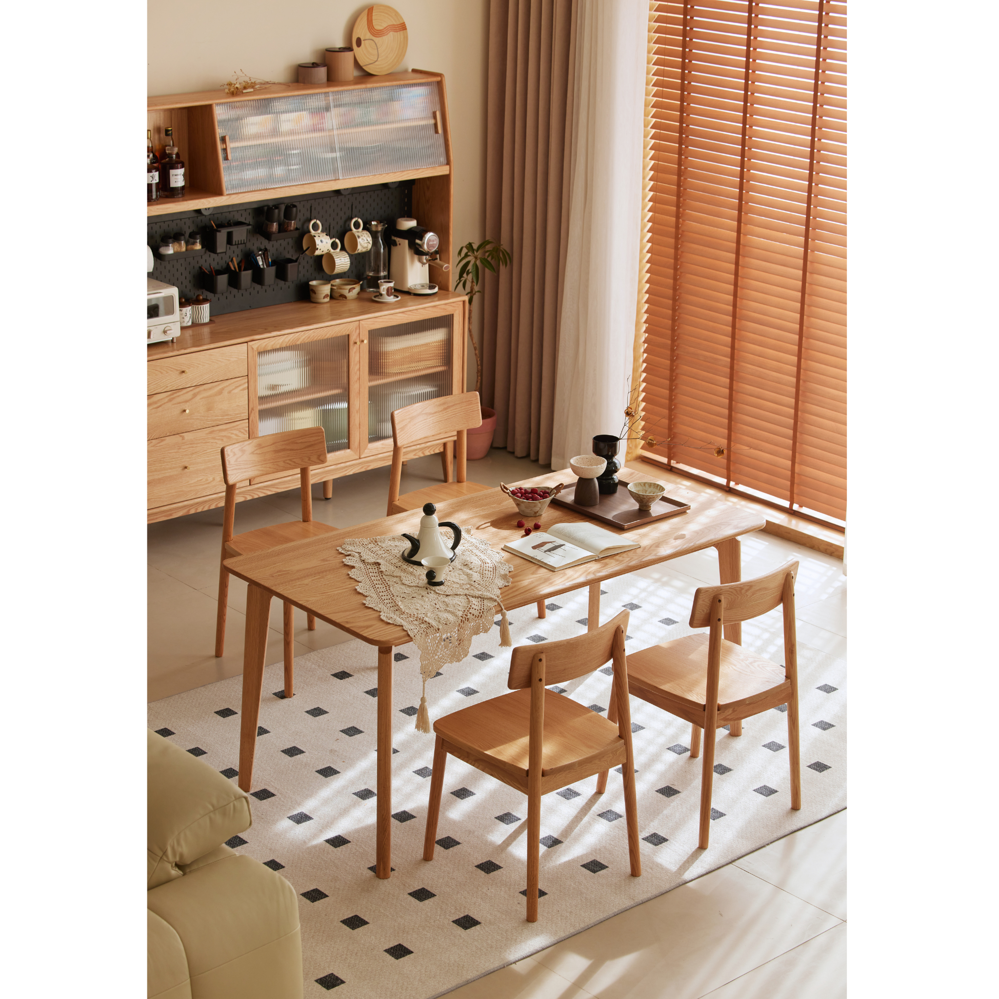 Solidwood Amber Dining Table, Oak