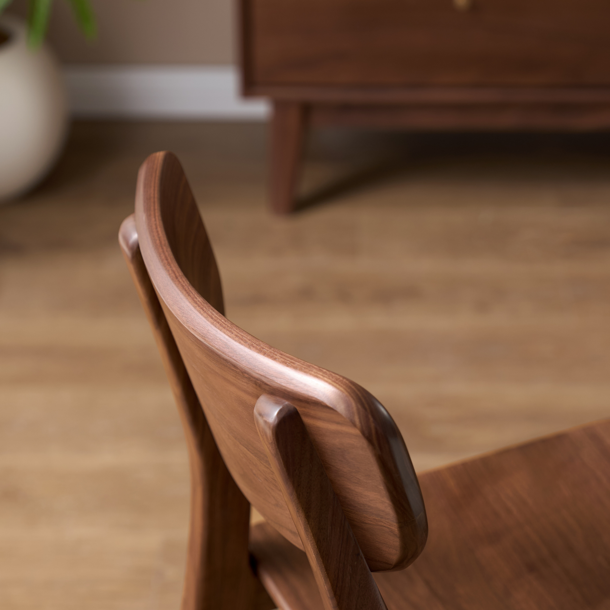 Solidwood Kaman Dining Chair, Set of 2, Walnut