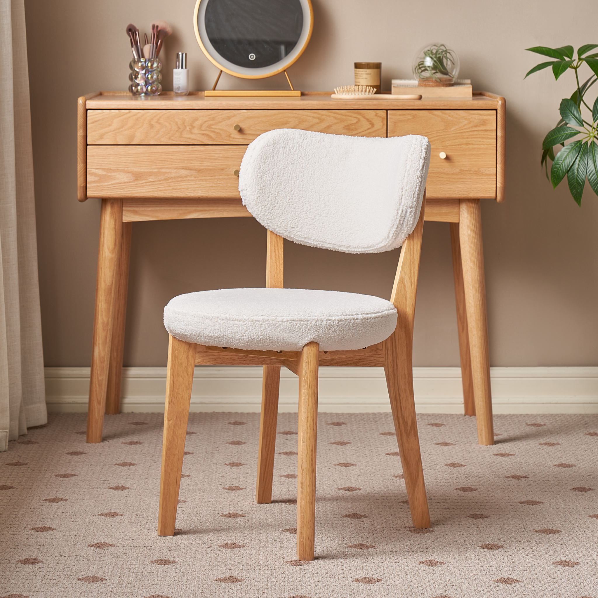 Solidwood Hemura Sherpa Dining Chair