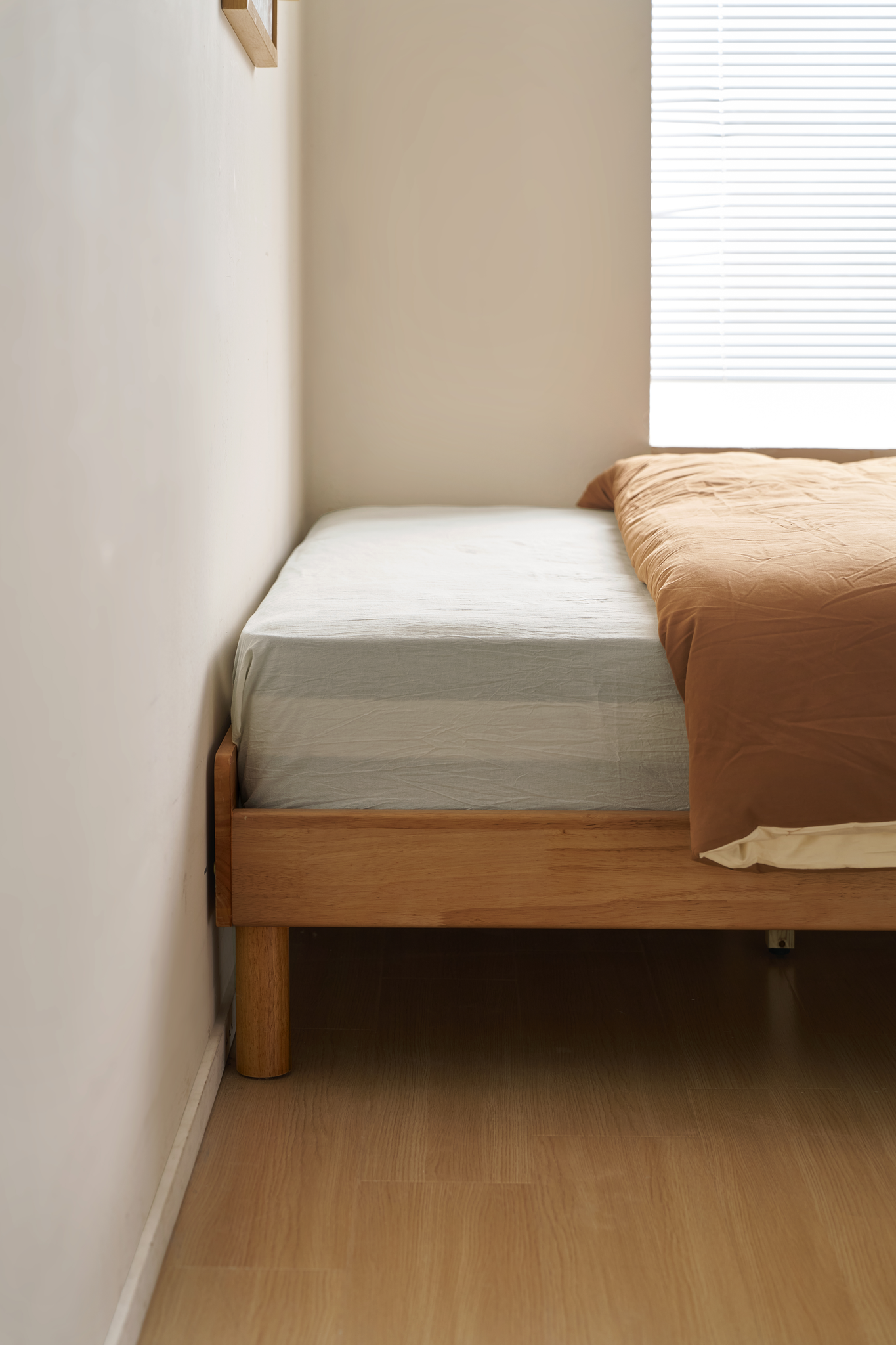 Linspire Soren Solid Wood Standard Bed, Natural Wood