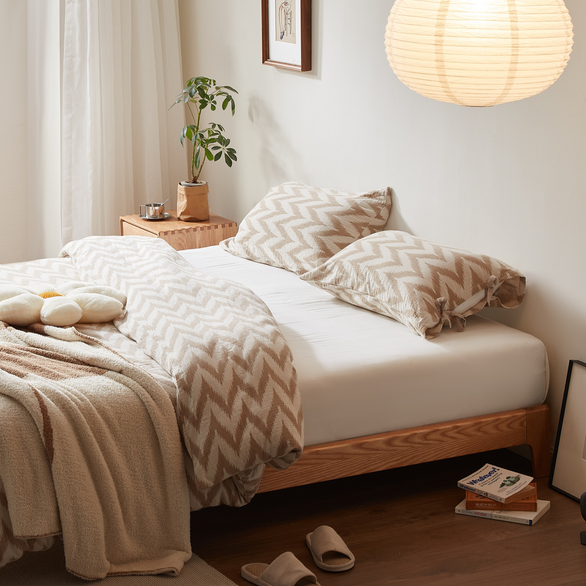 Solidwood Bailey Bed Base, Oak