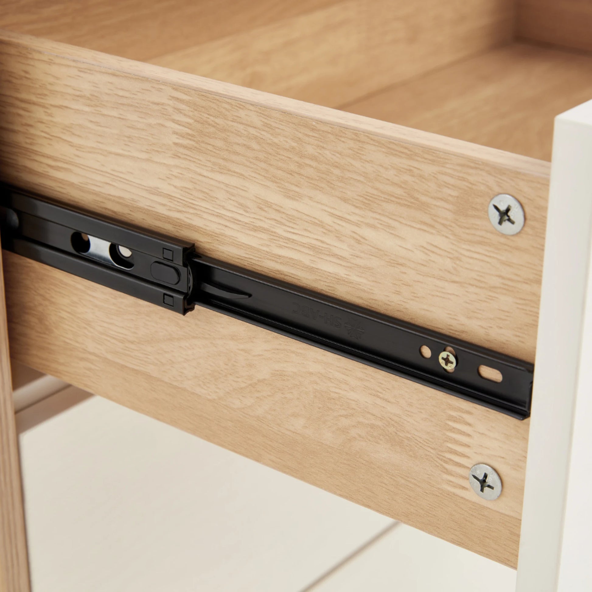 Linspire Fresko Chest of 4 Drawers, White & Natural Wood