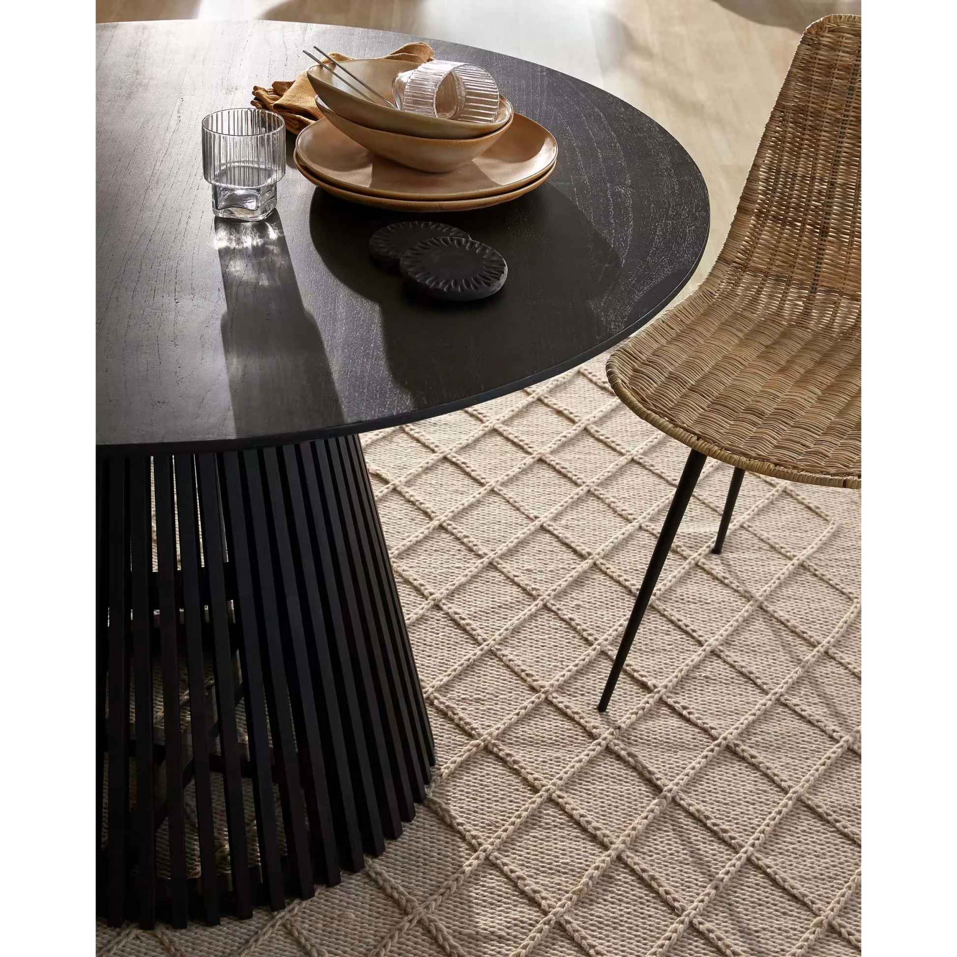 Kave Home Jeanette Solidwood Dining Table, Black