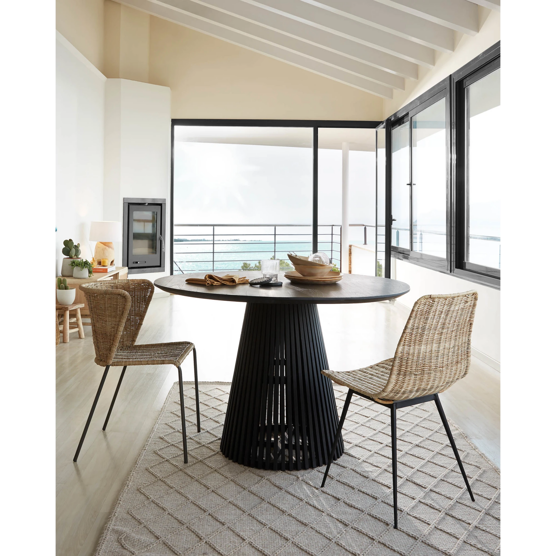Kave Home Jeanette Solidwood Dining Table, Black