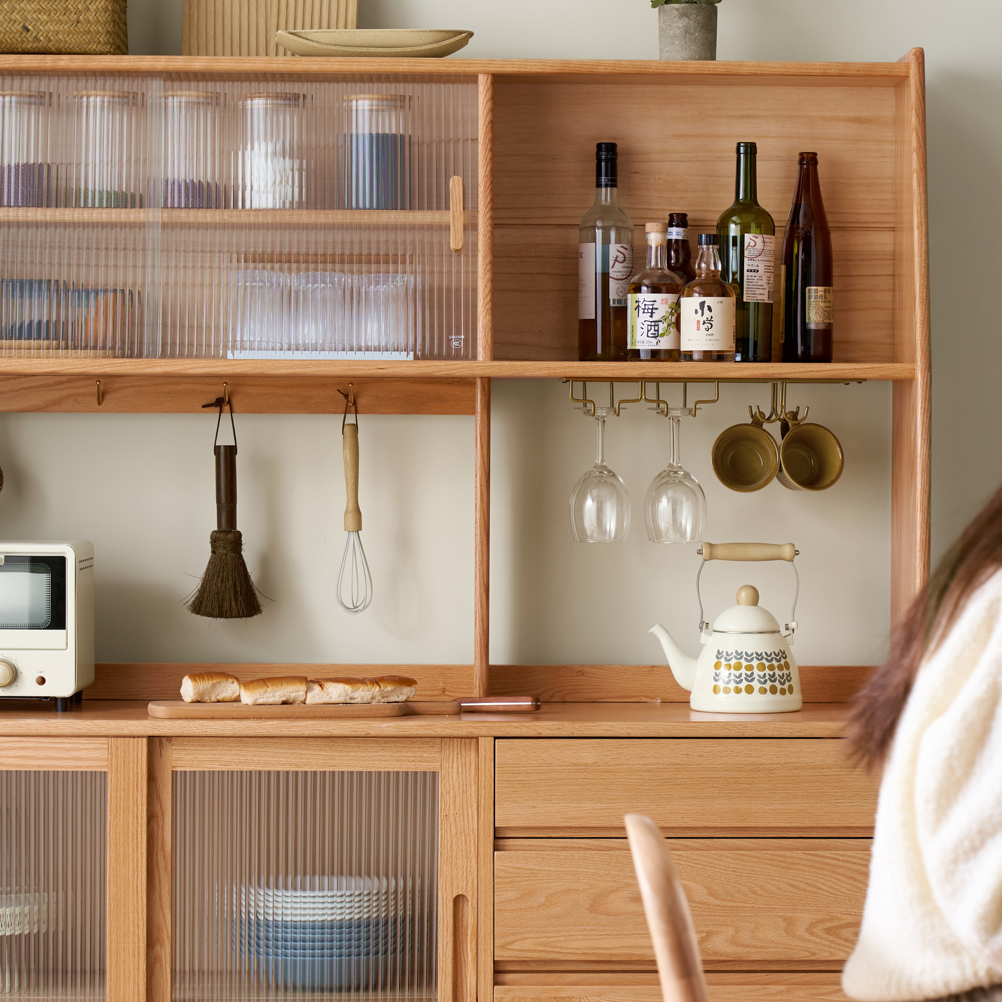 Solidwood Bailey Sideboard, 125x40x169CM, Natural Wood