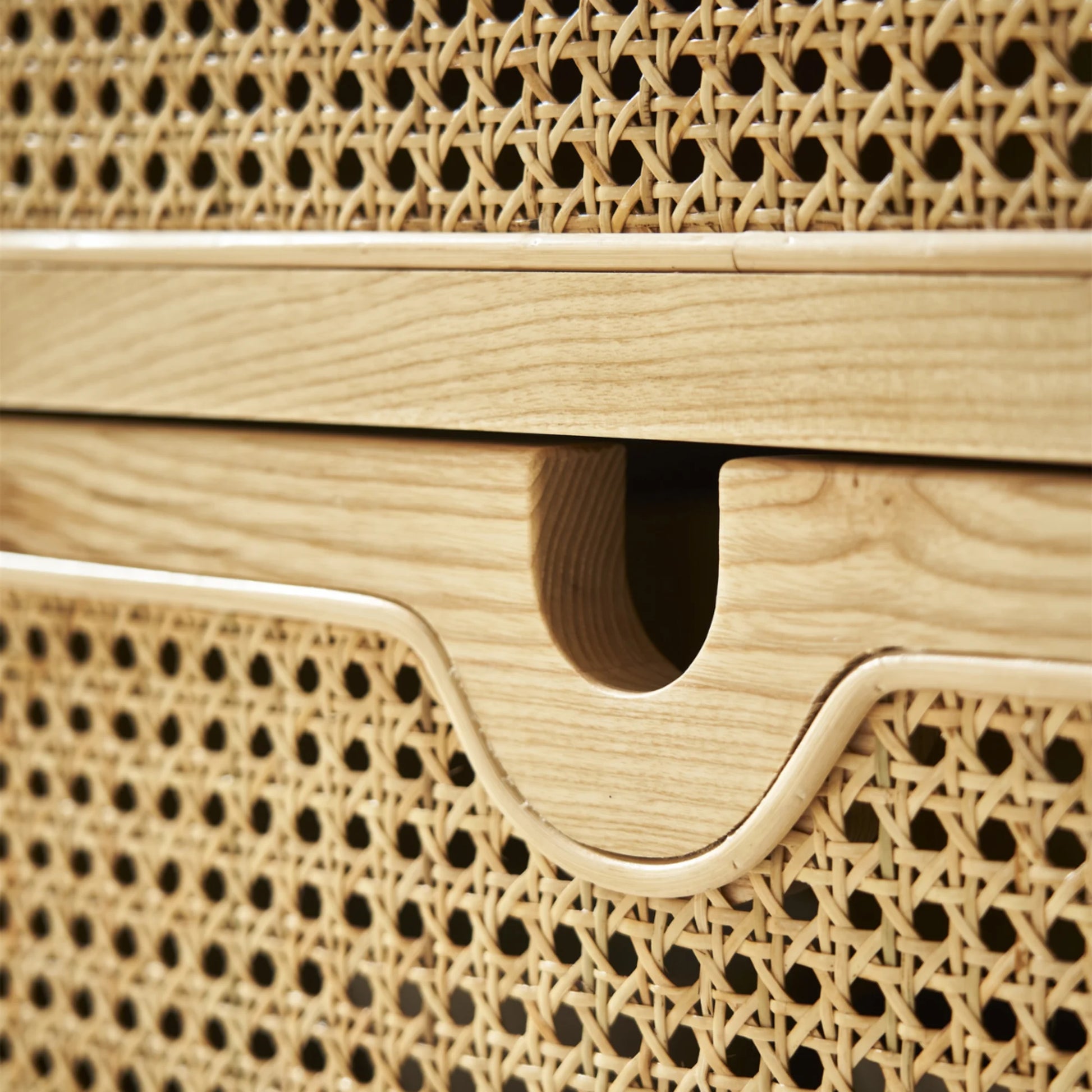 BohoBoho Ora Solid Wood & Rattan Chest of 9 drawers, Natural Wood, 180x40x90cm