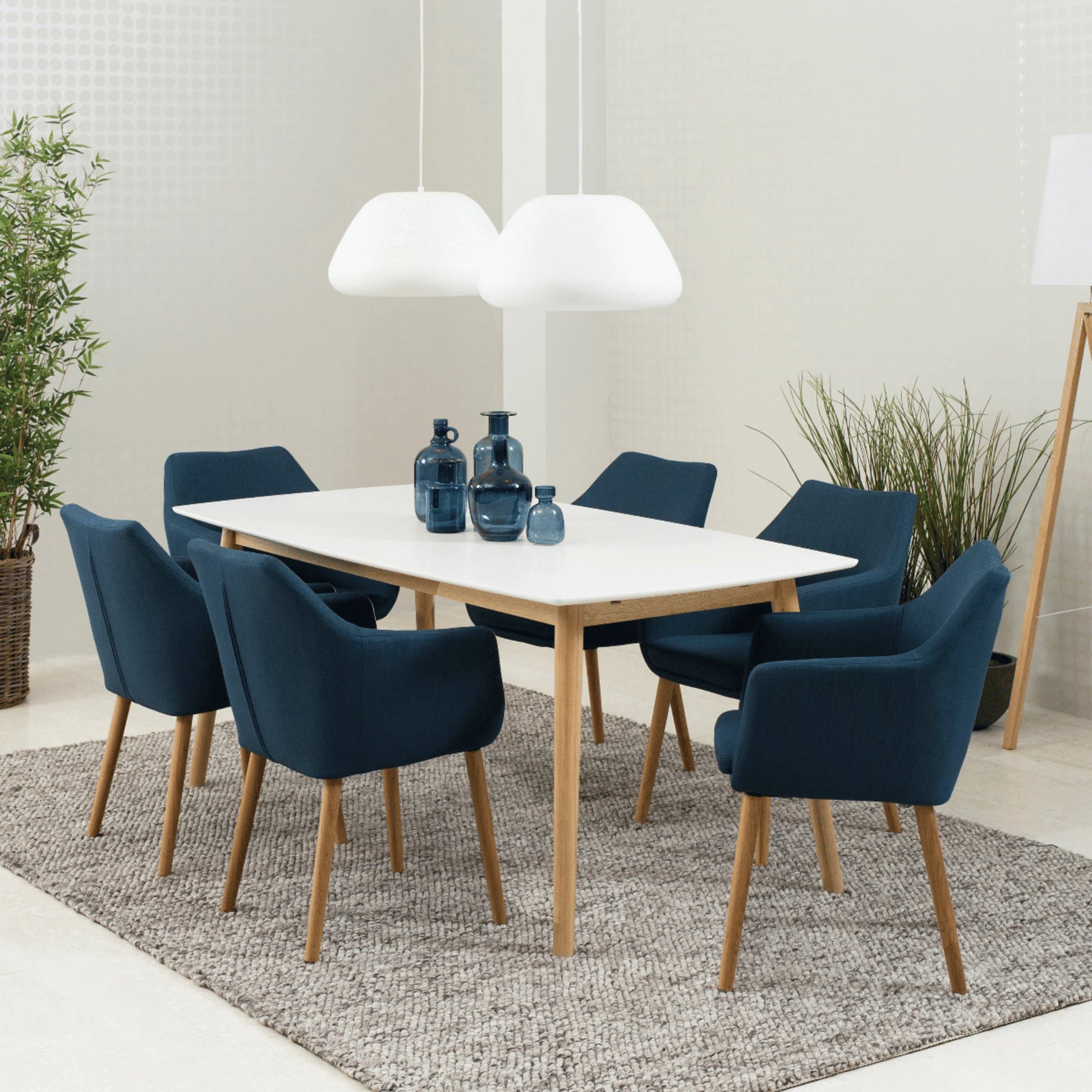Hjem Design Yuno 4-Seater Dining Table, White