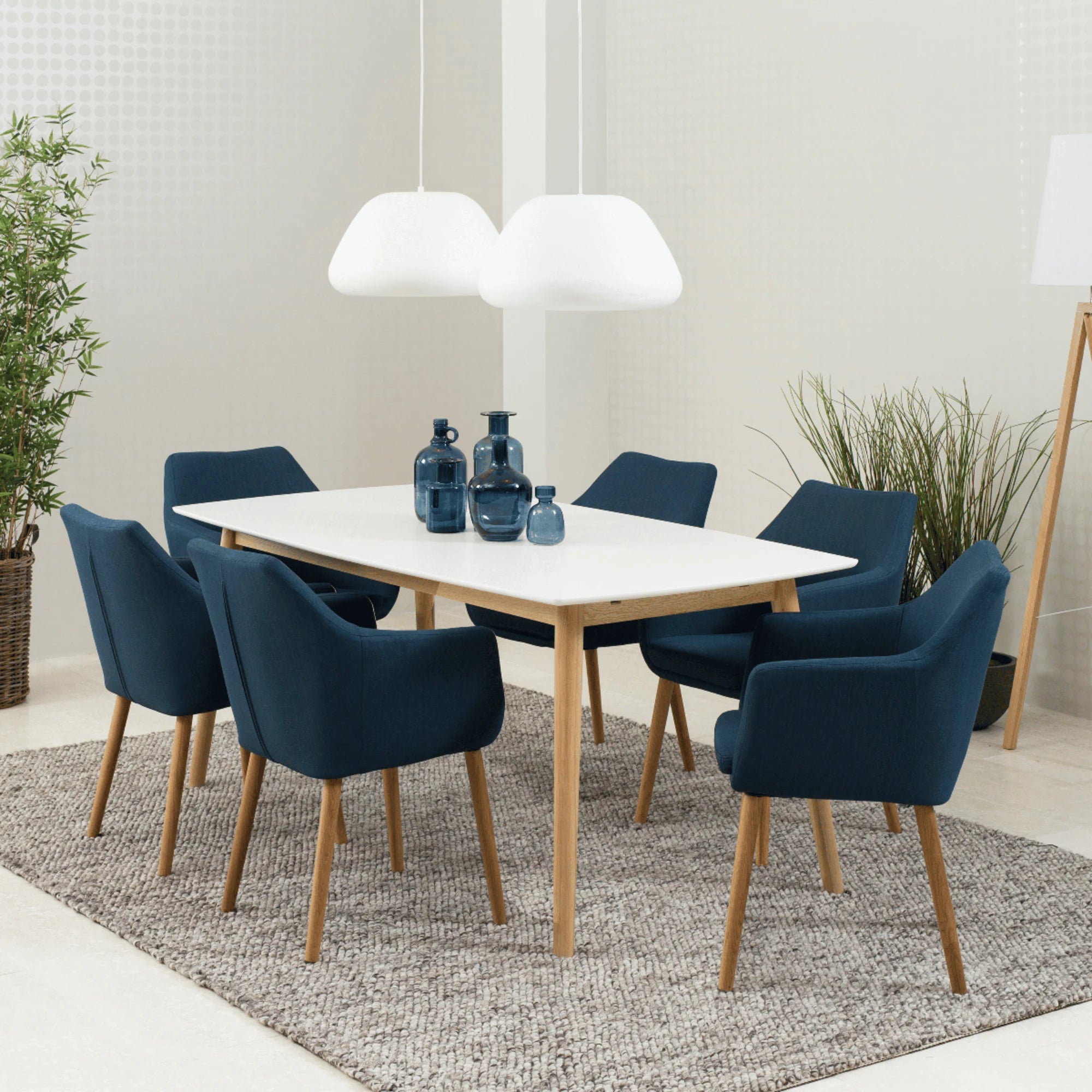 Hjem Design Yuno 4-Seater Dining Table, White