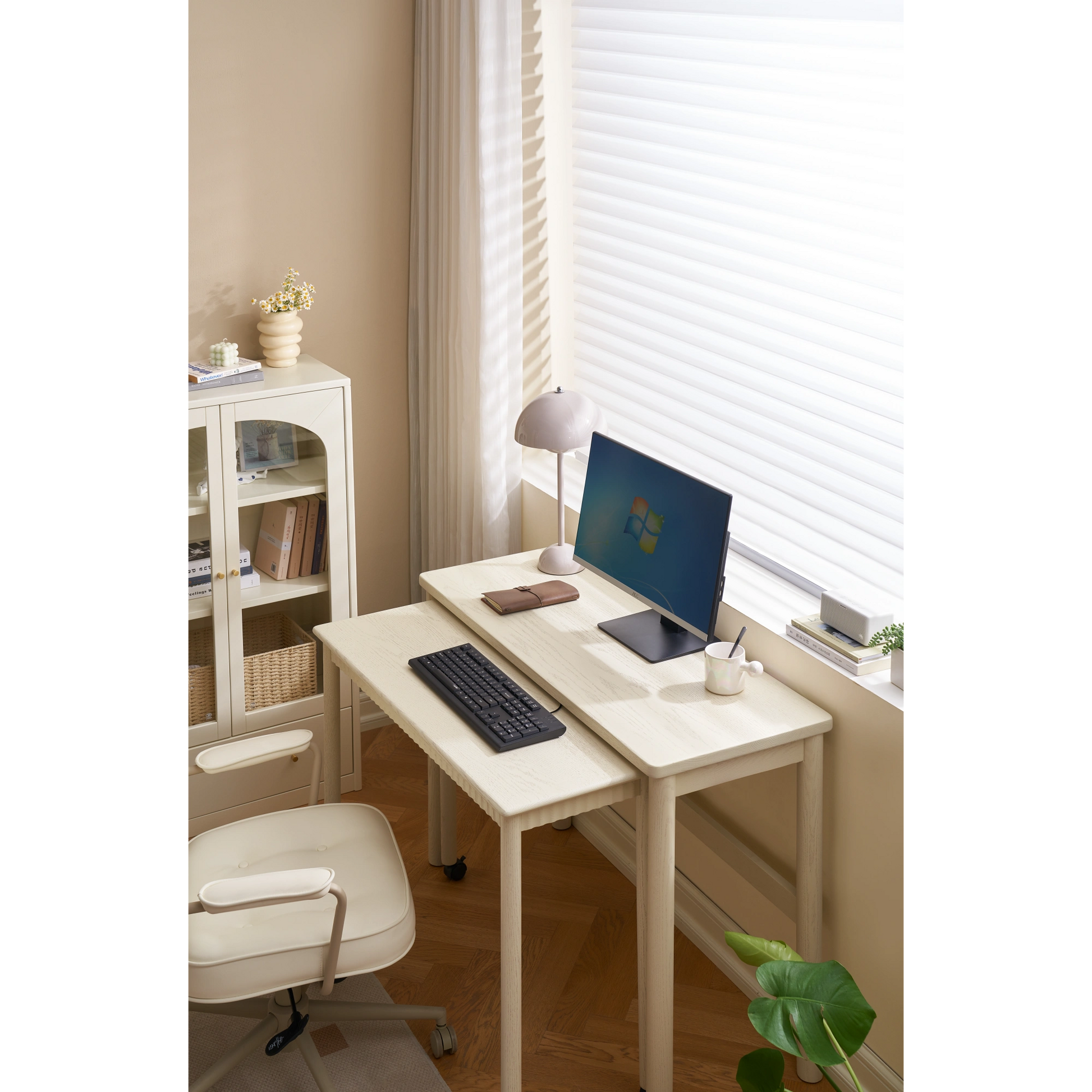 Solidwood Dolce Office Desk with Castors, Small