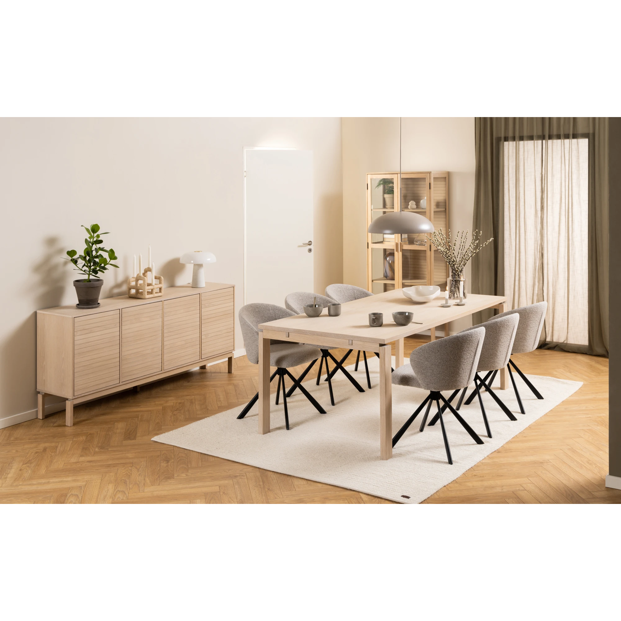 Hjem Design Linar Display Cabinet
