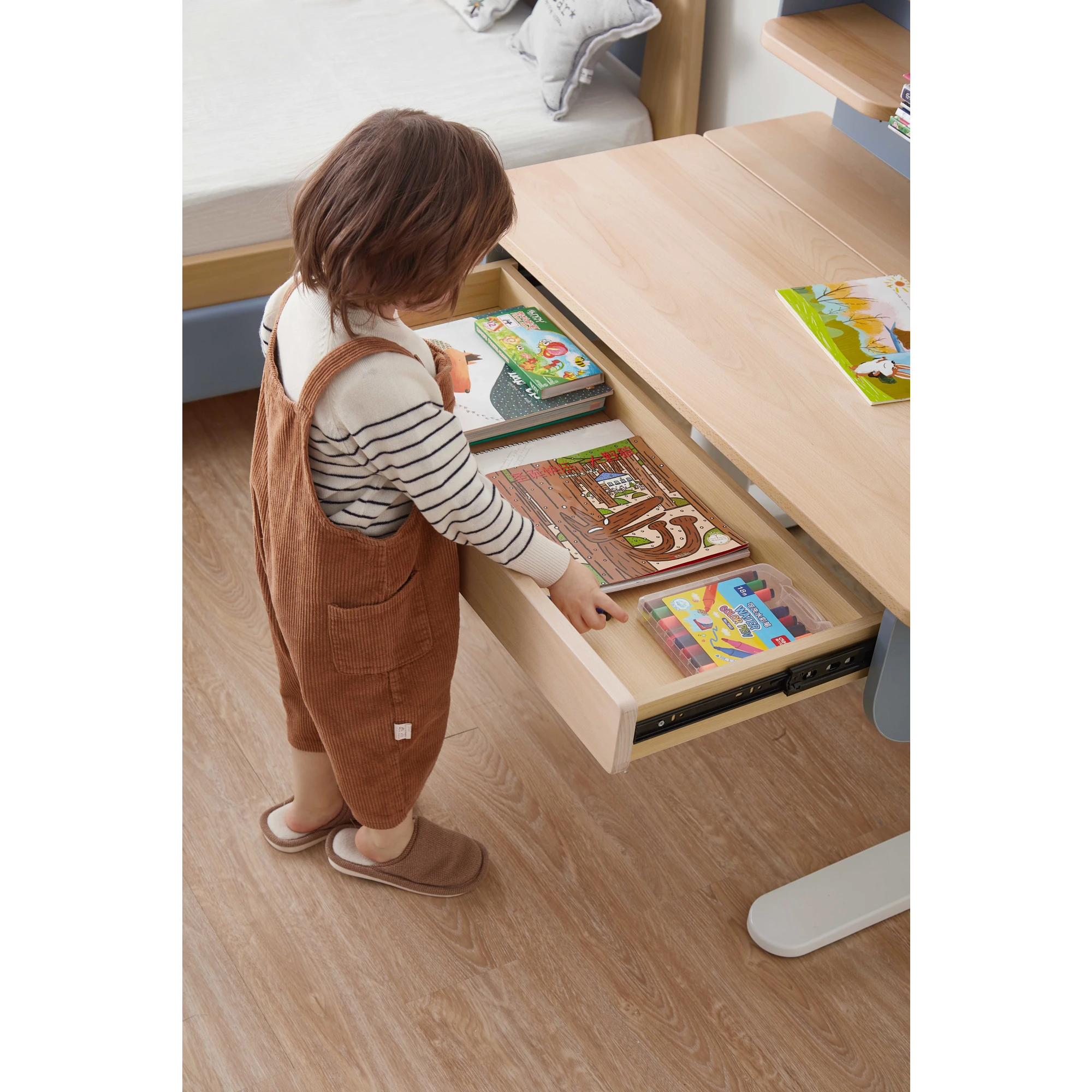 Boori Ergonomic Kids Desk (100cm) With Pegboard Hutch Package, Blueberry