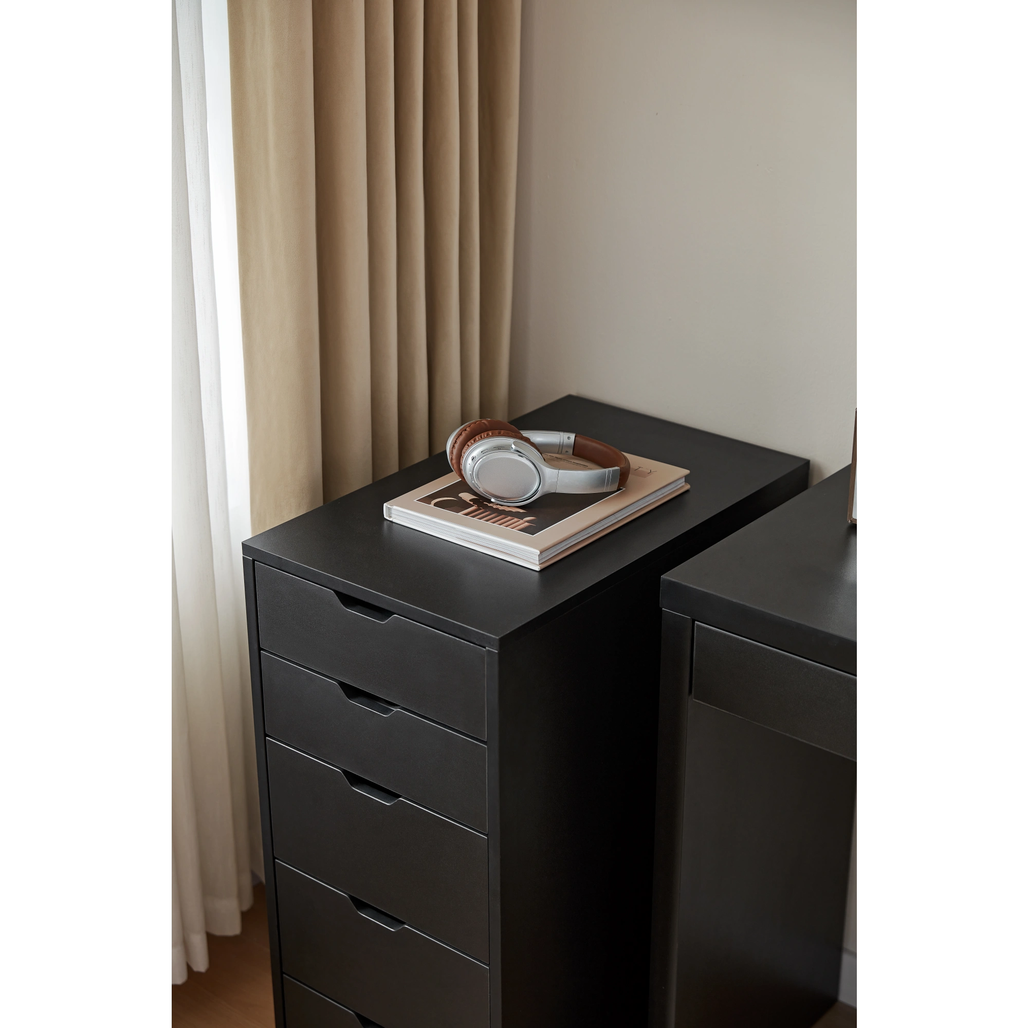 Linspire Amie Chest of 5 Drawers, Black