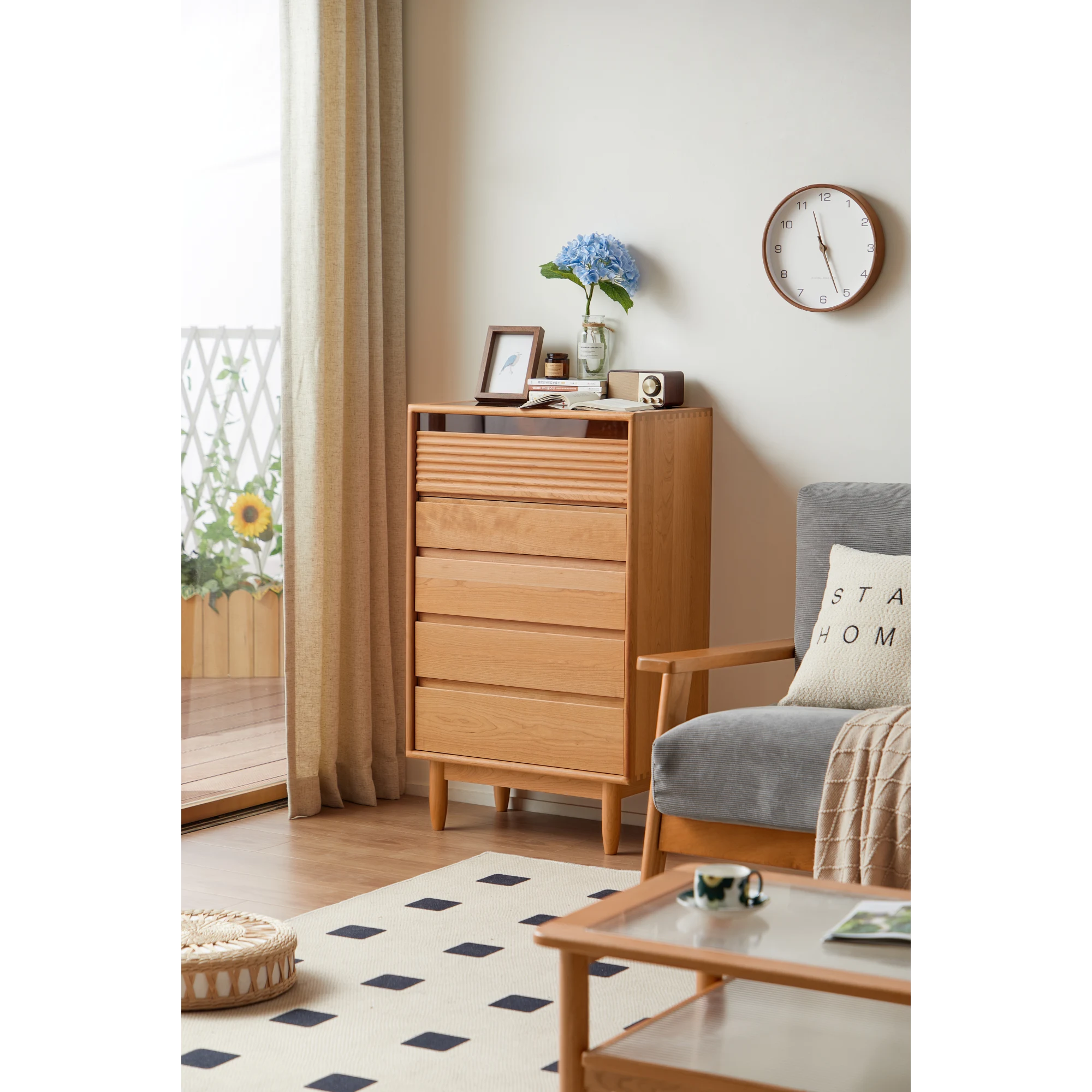 Linspire Flow Chest of 5 Drawers with Glass Top