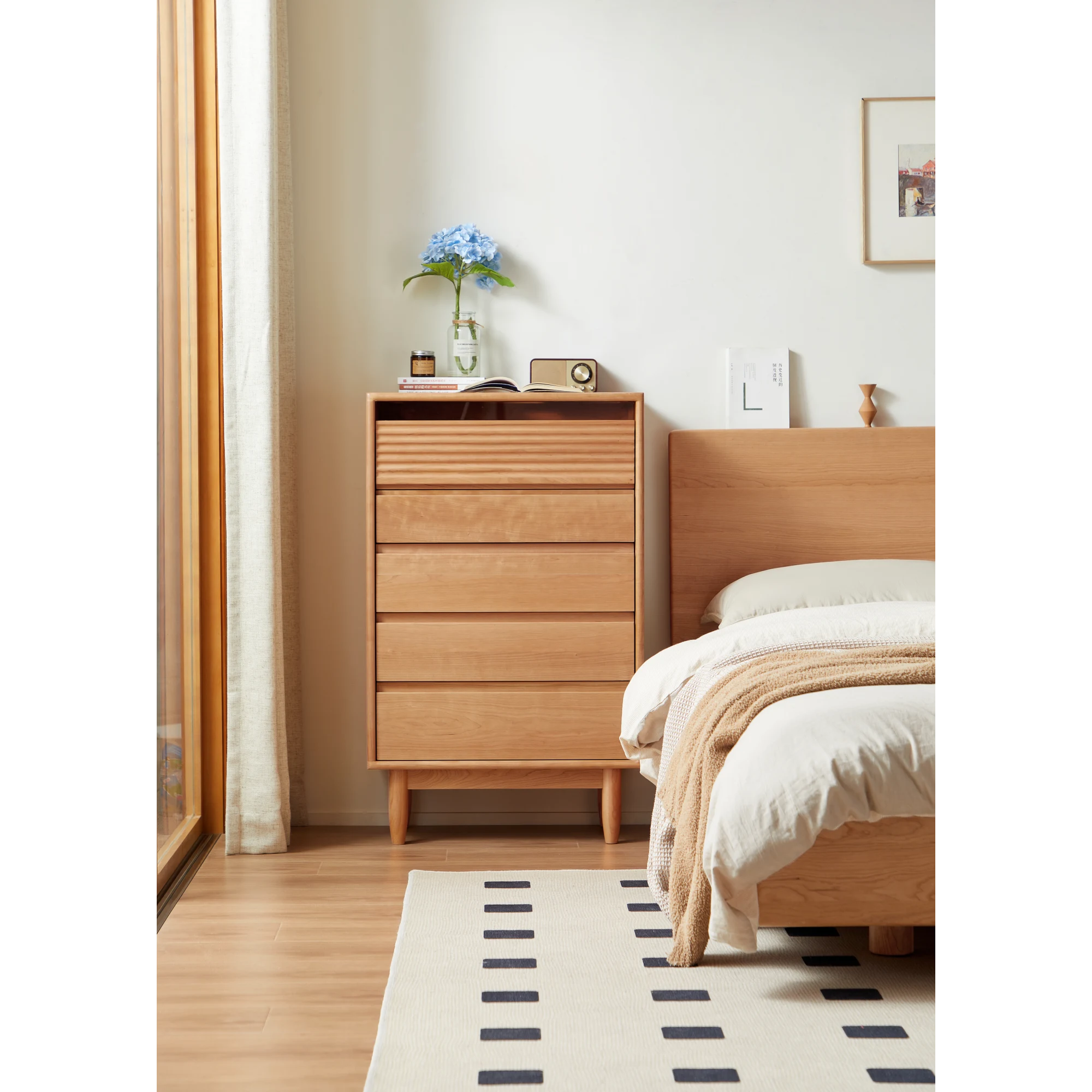 Linspire Flow Chest of 5 Drawers with Glass Top