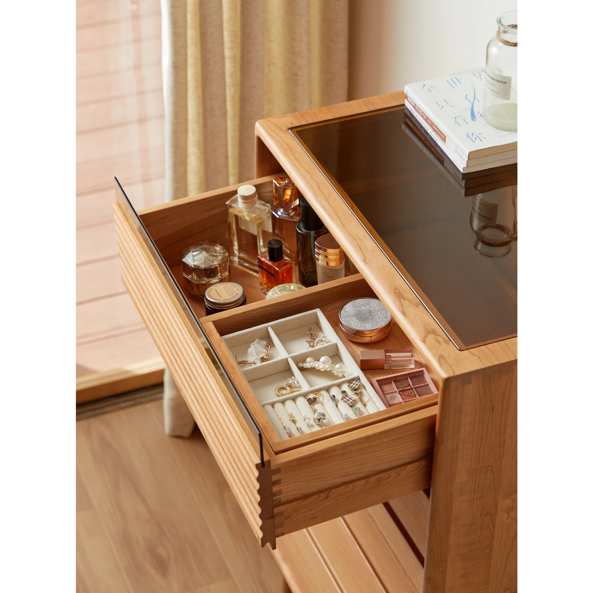 Linspire Flow Chest of 5 Drawers with Glass Top