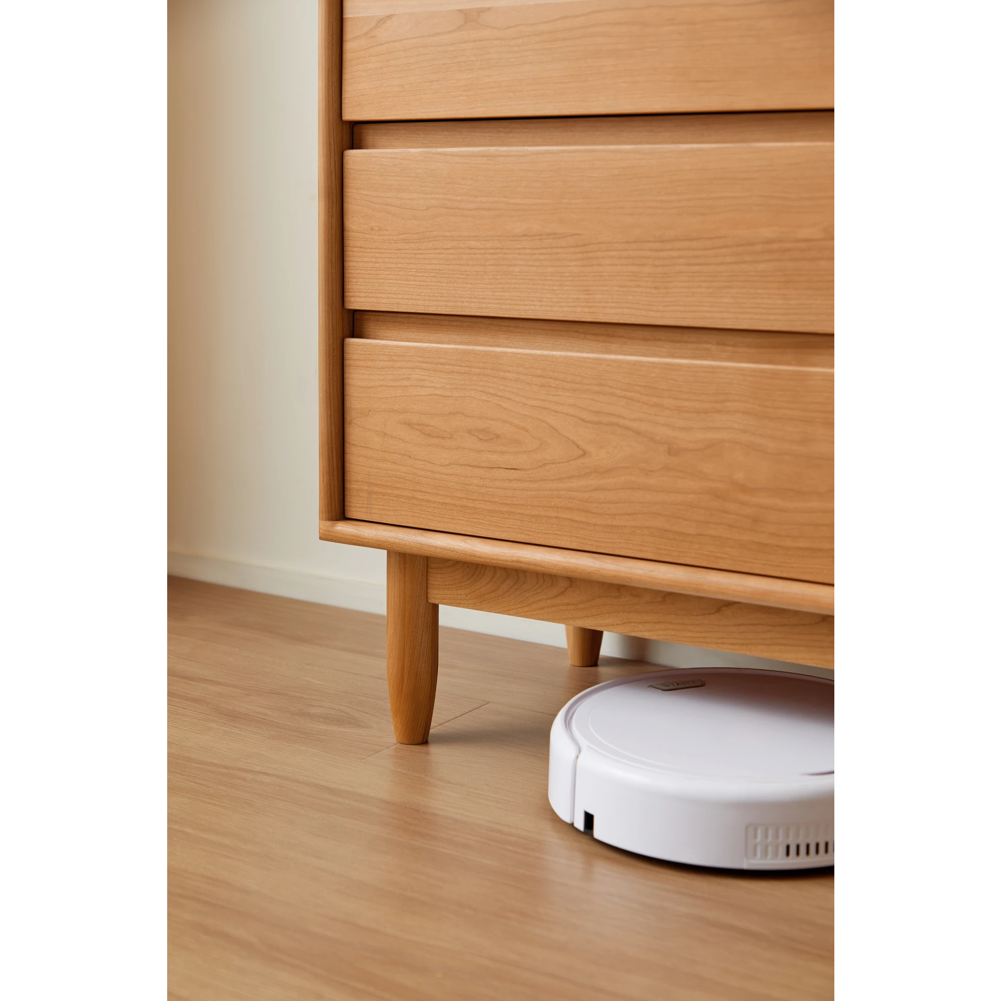 Linspire Flow Chest of 5 Drawers with Glass Top