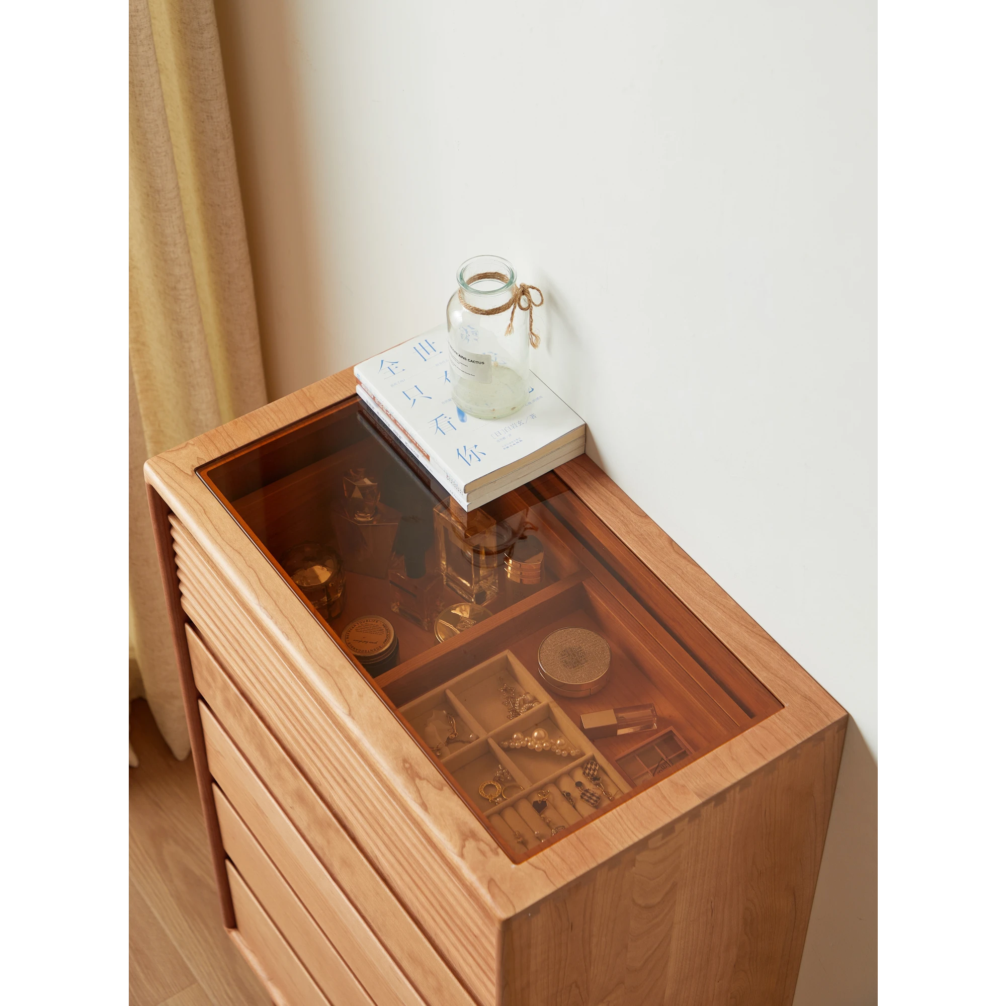 Linspire Flow Chest of 5 Drawers with Glass Top