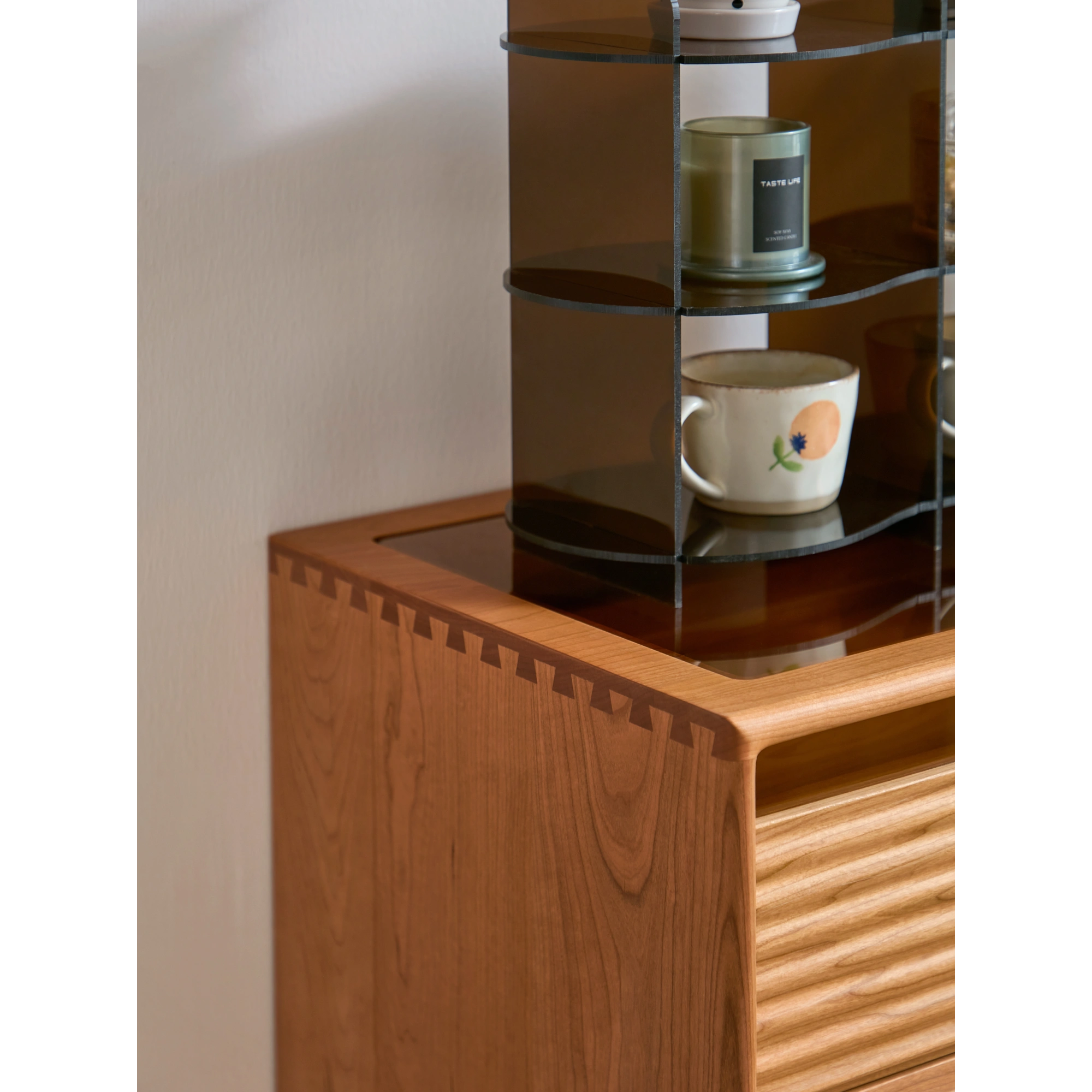 Linspire Flow Chest of 6 Drawers with Glass Top