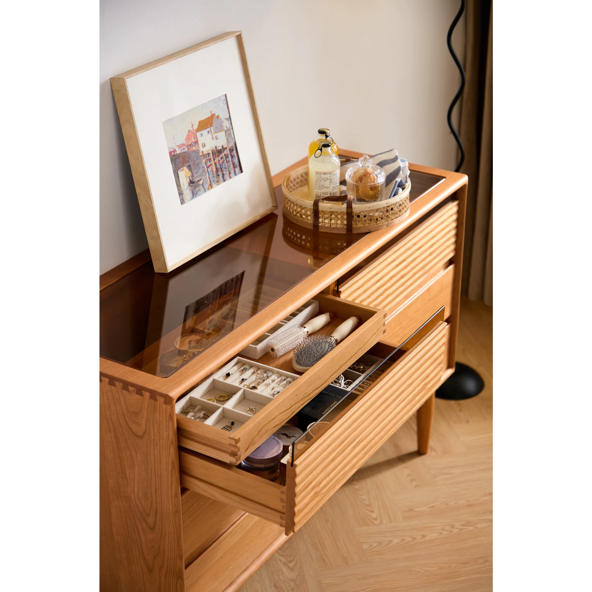 Linspire Flow Chest of 6 Drawers with Glass Top