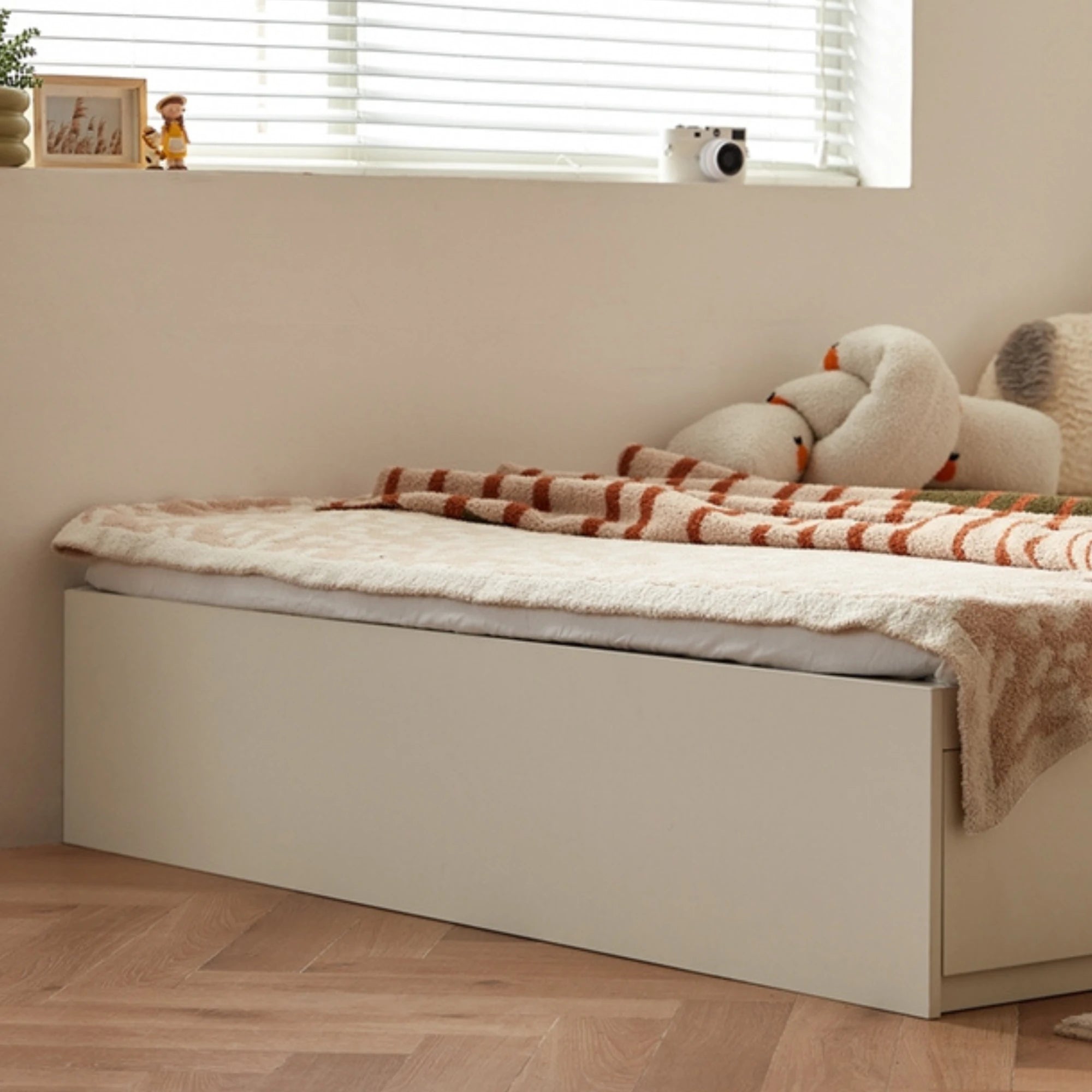 Linspire Lattice Bed Base With Drawers, Light Grey