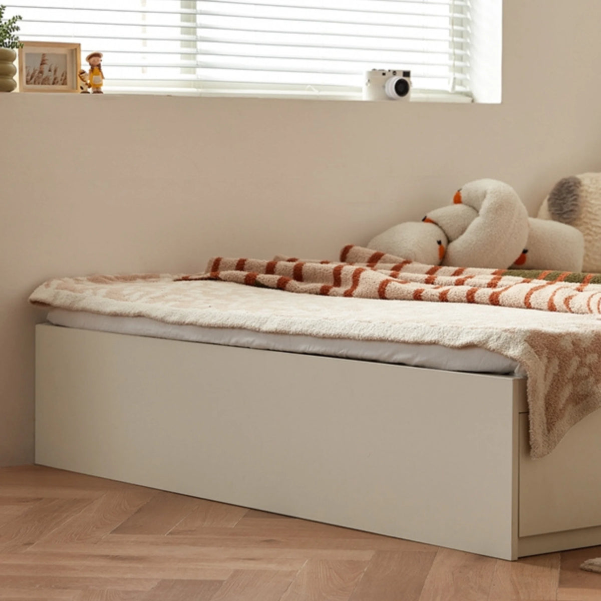 Linspire Lattice Bed Base With Drawers, Light Grey