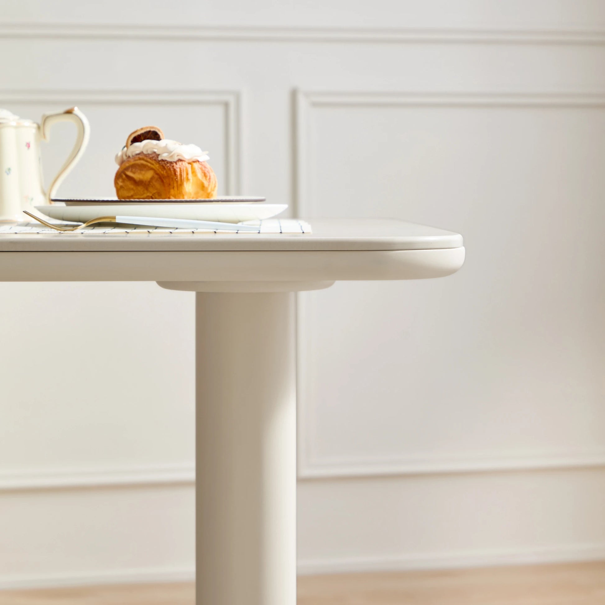 Linspire Flova Dining Table, Off-White