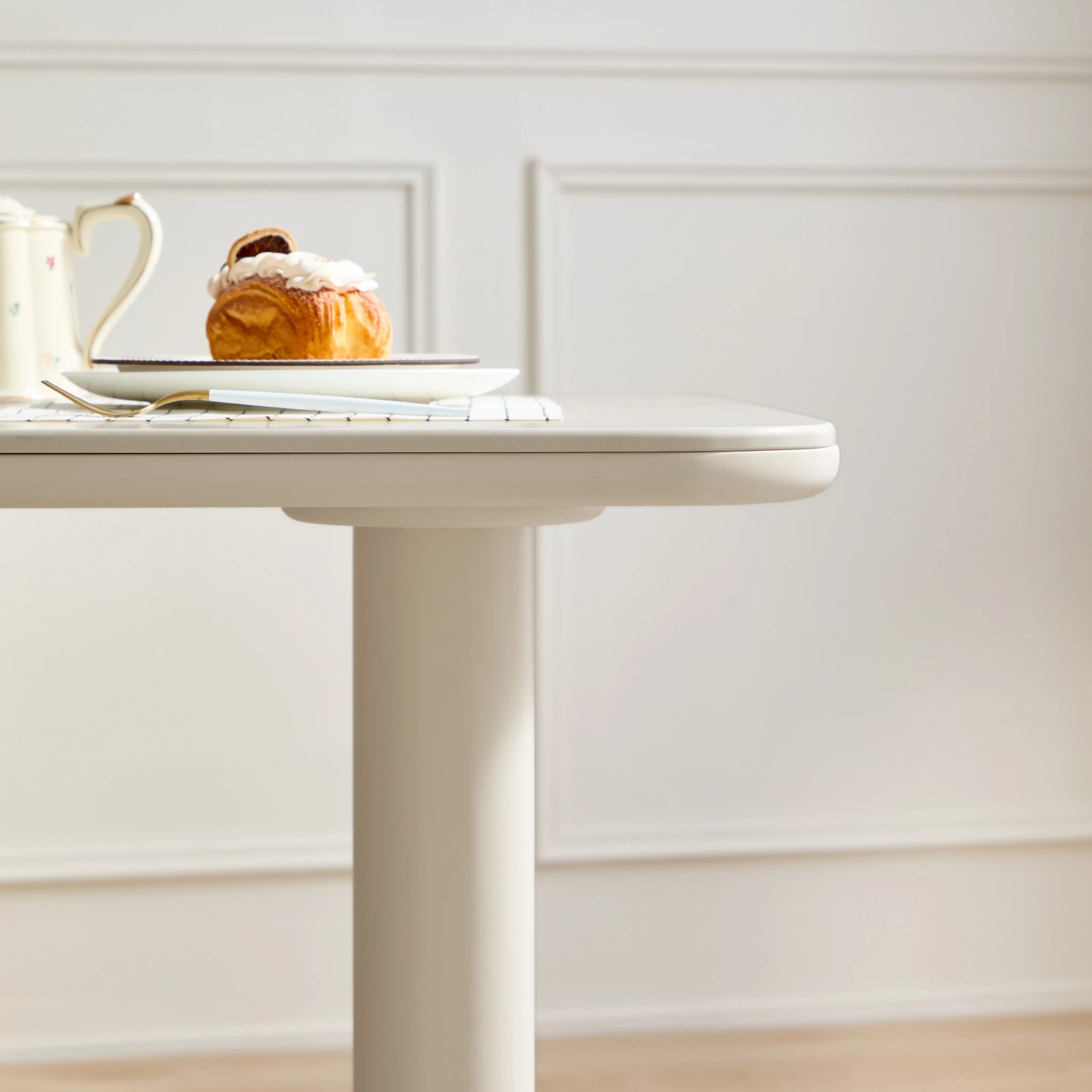 Linspire Flova Dining Table, Off-White