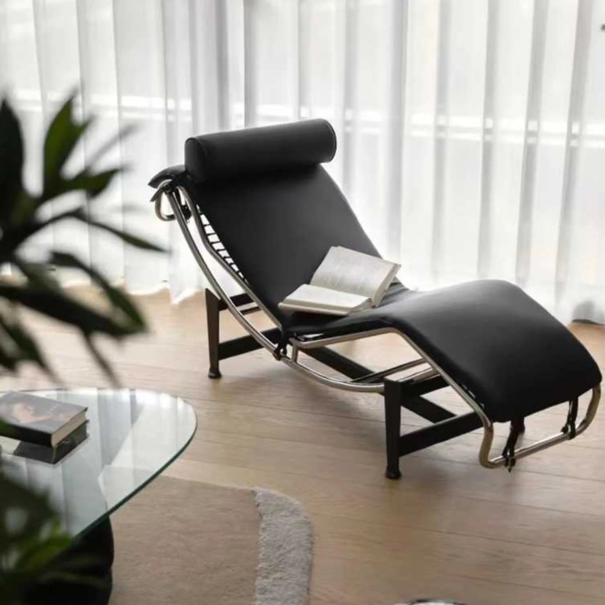 MODE Le Corbusier LC4 Chaise Lounge Replica, Faux Leather