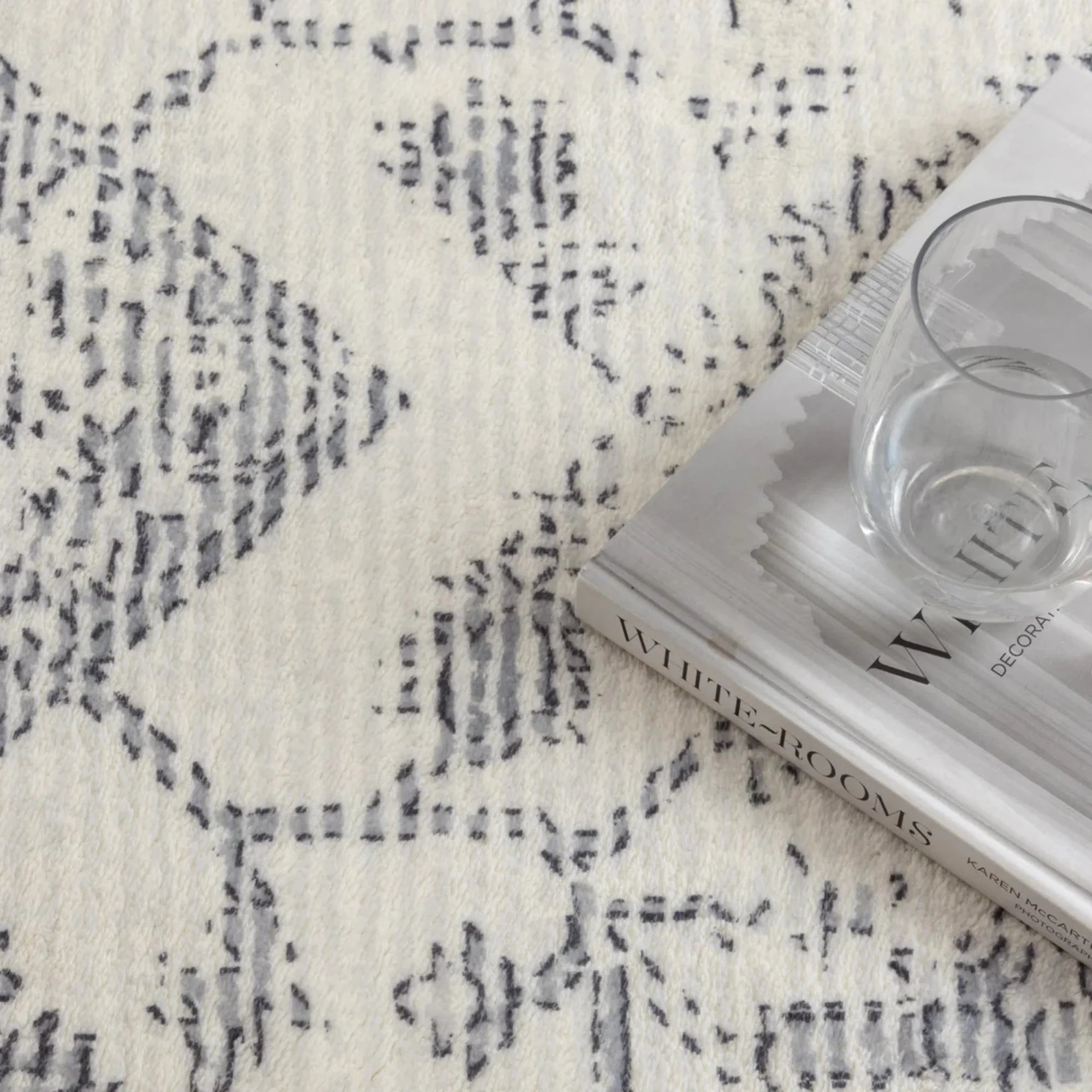 DreamWeaver Oasis Medallion Machine Washable Rug, Medallion Blue