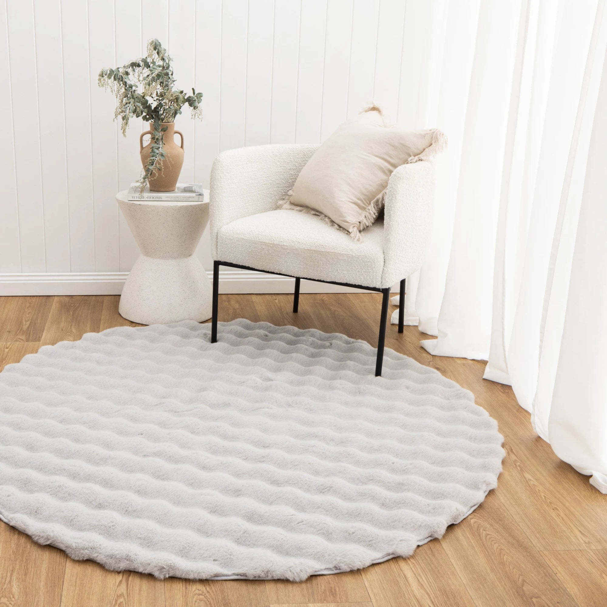 DreamWeaver Essence Round Machine Washable Rug, Silver