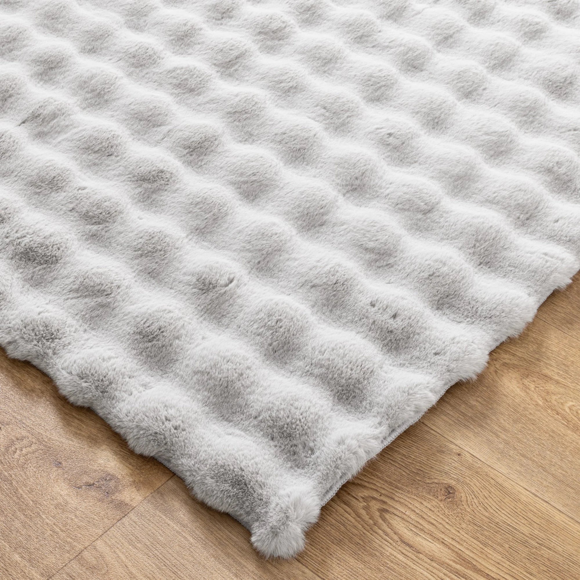Dreamweaver Essence Rectangle Machine Washable Rug, Silver