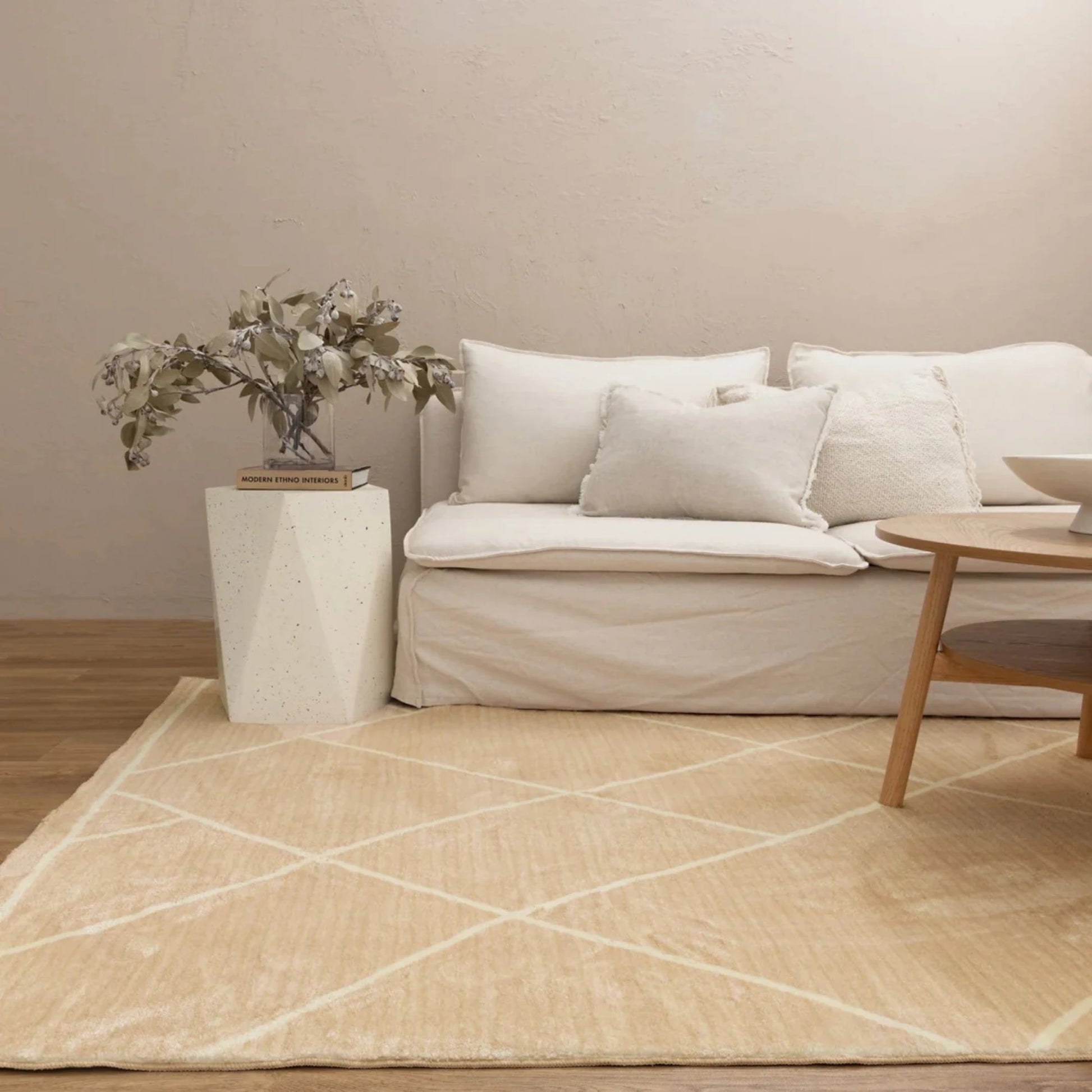 Dreamweaver Oasis Diamonds Machine Washable Rug, Diamonds Beige