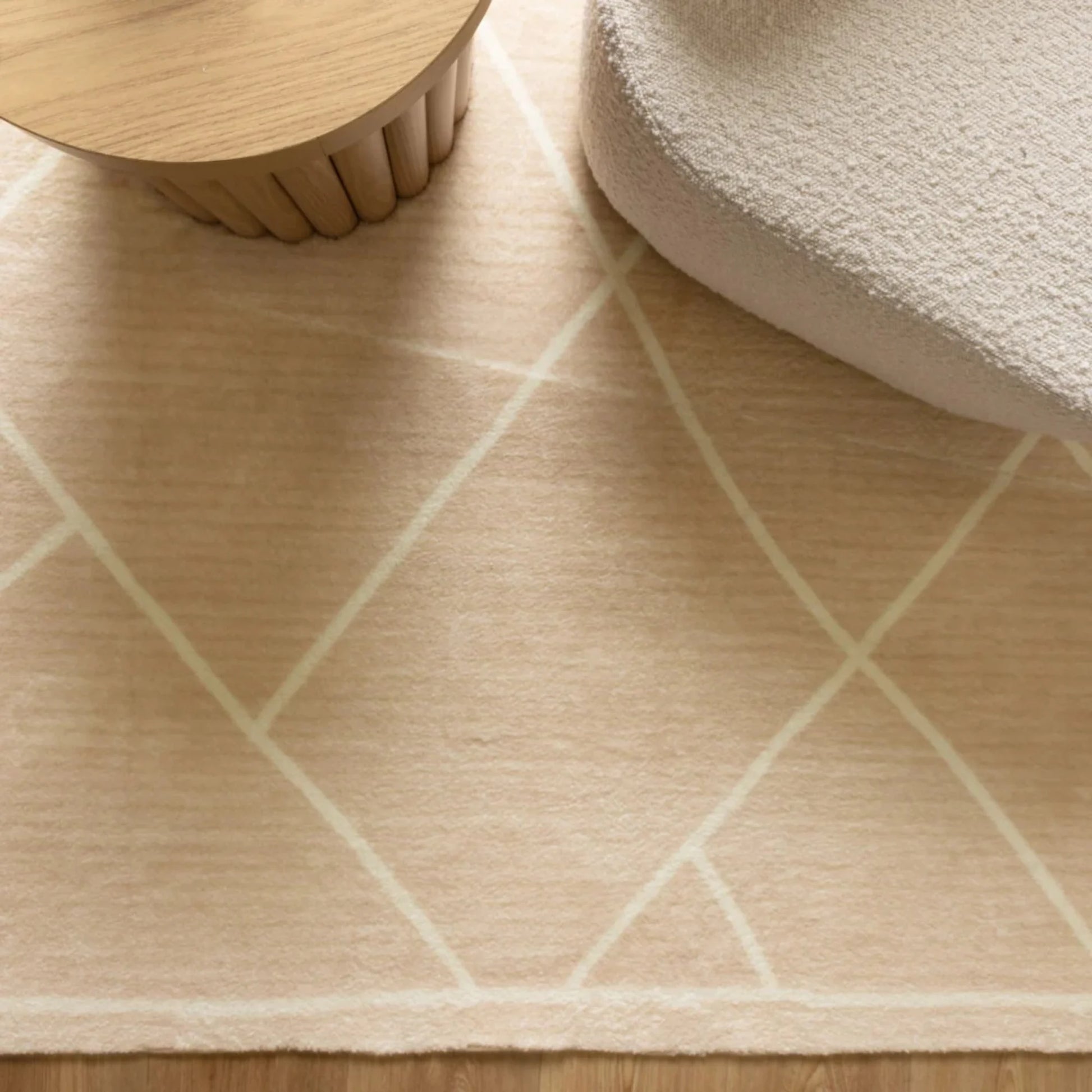 Dreamweaver Oasis Diamonds Machine Washable Rug, Diamonds Beige