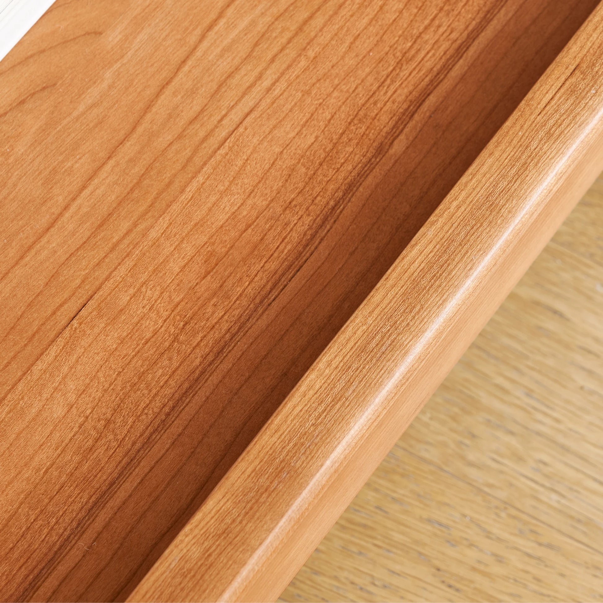 Solidwood Quartz Cherry Movable Side Table with Glass Tray